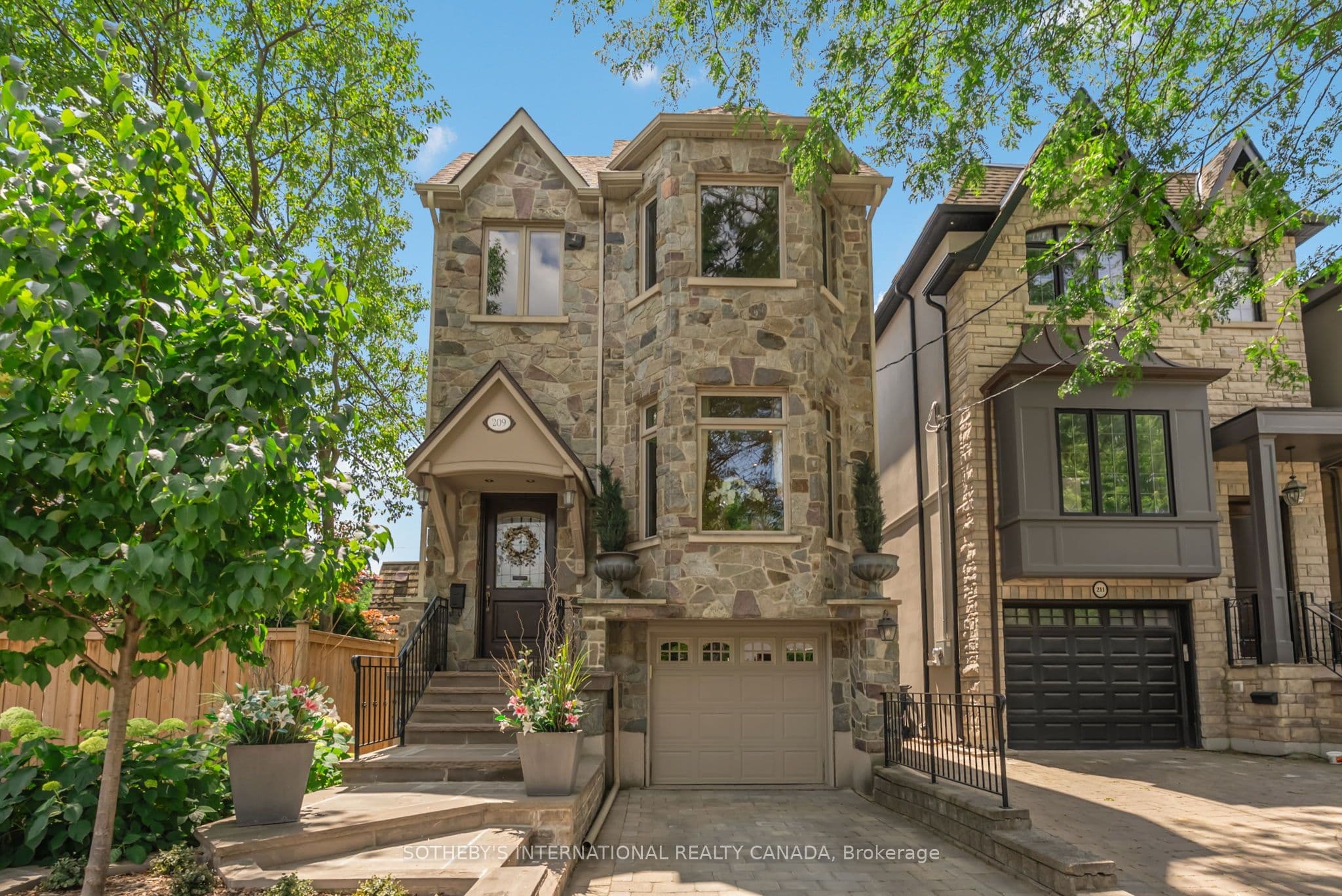 209 Douglas Avenue photo 1
