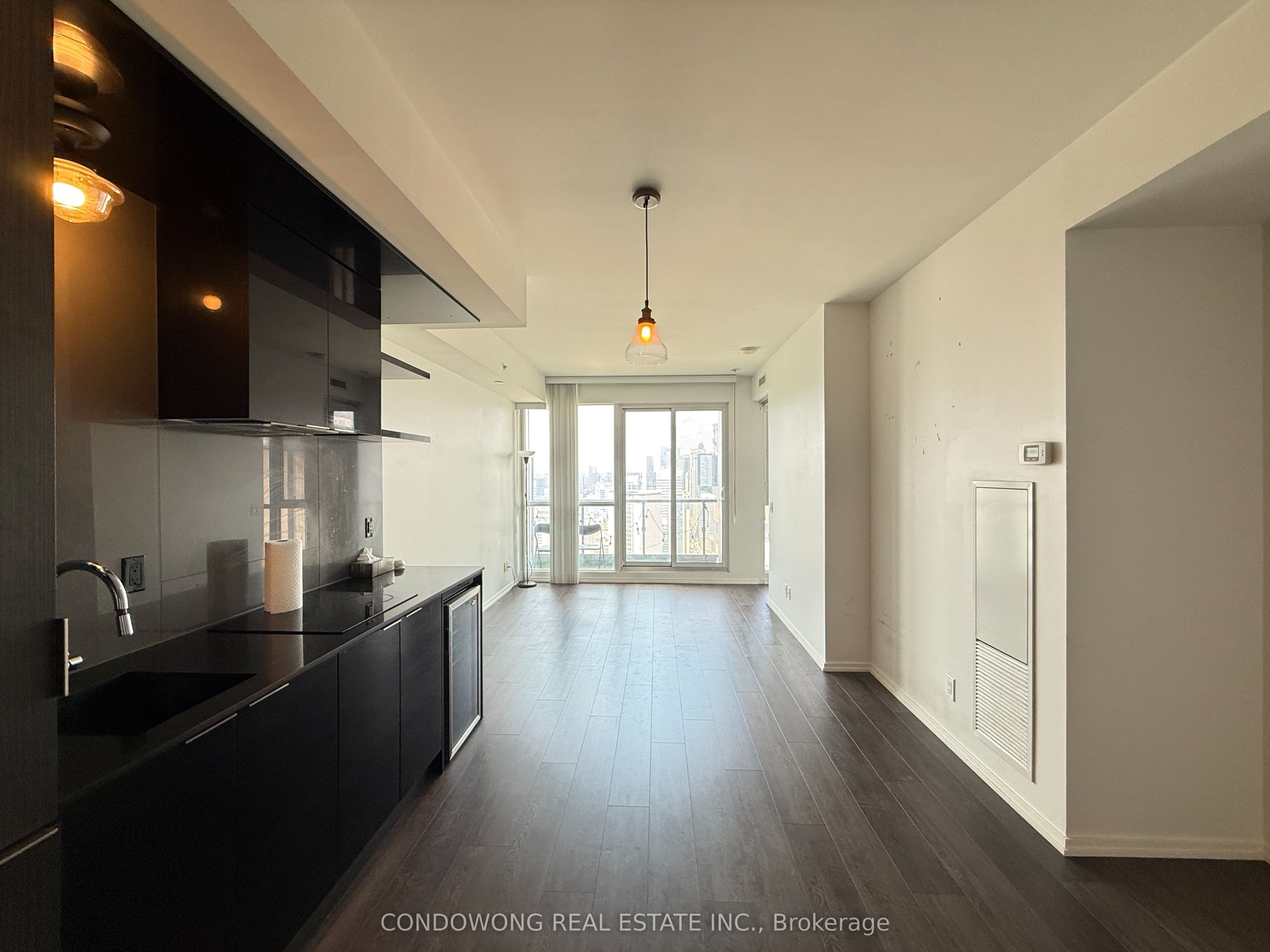Unit 3917 70 Temperance Street photo 1