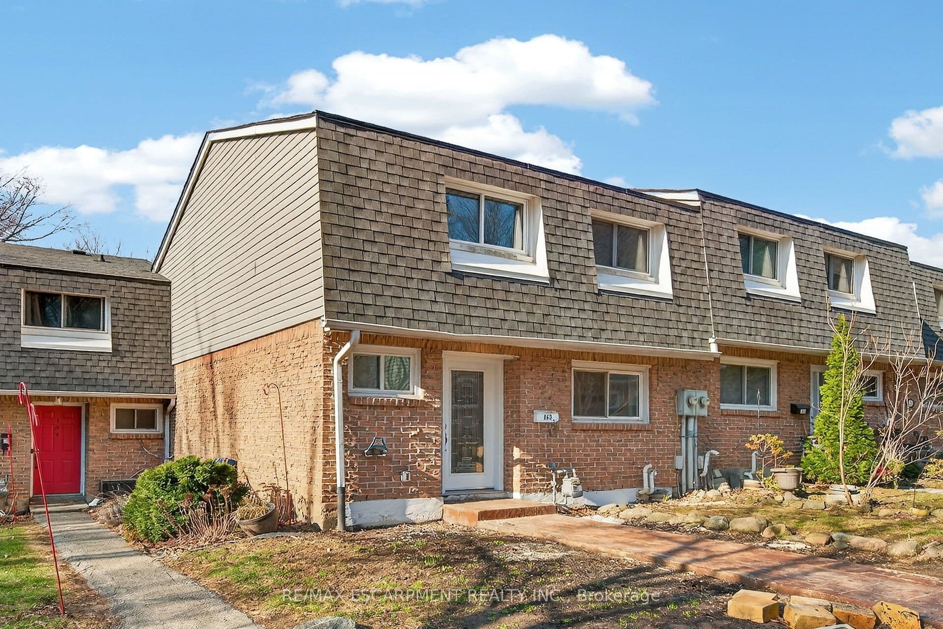 Unit 153 2050 Upper Middle Road photo 1