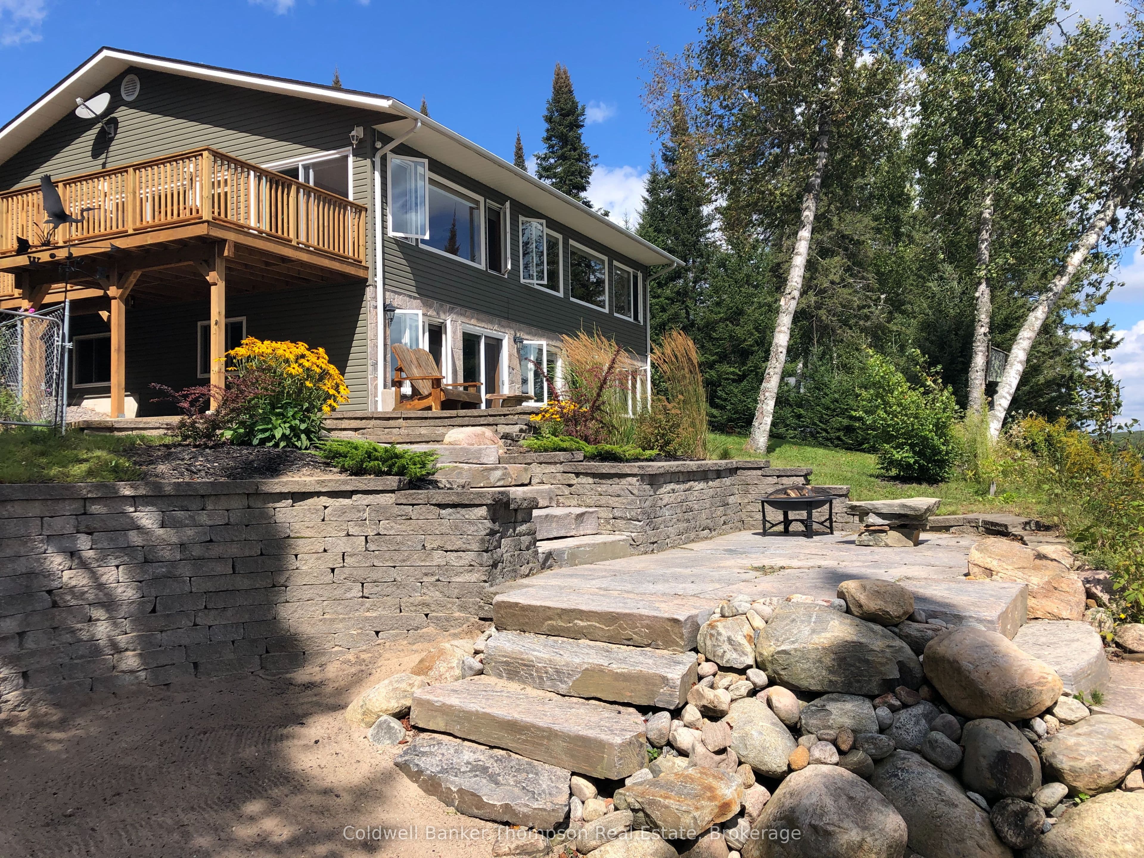 41 MACHAR Crescent photo 1