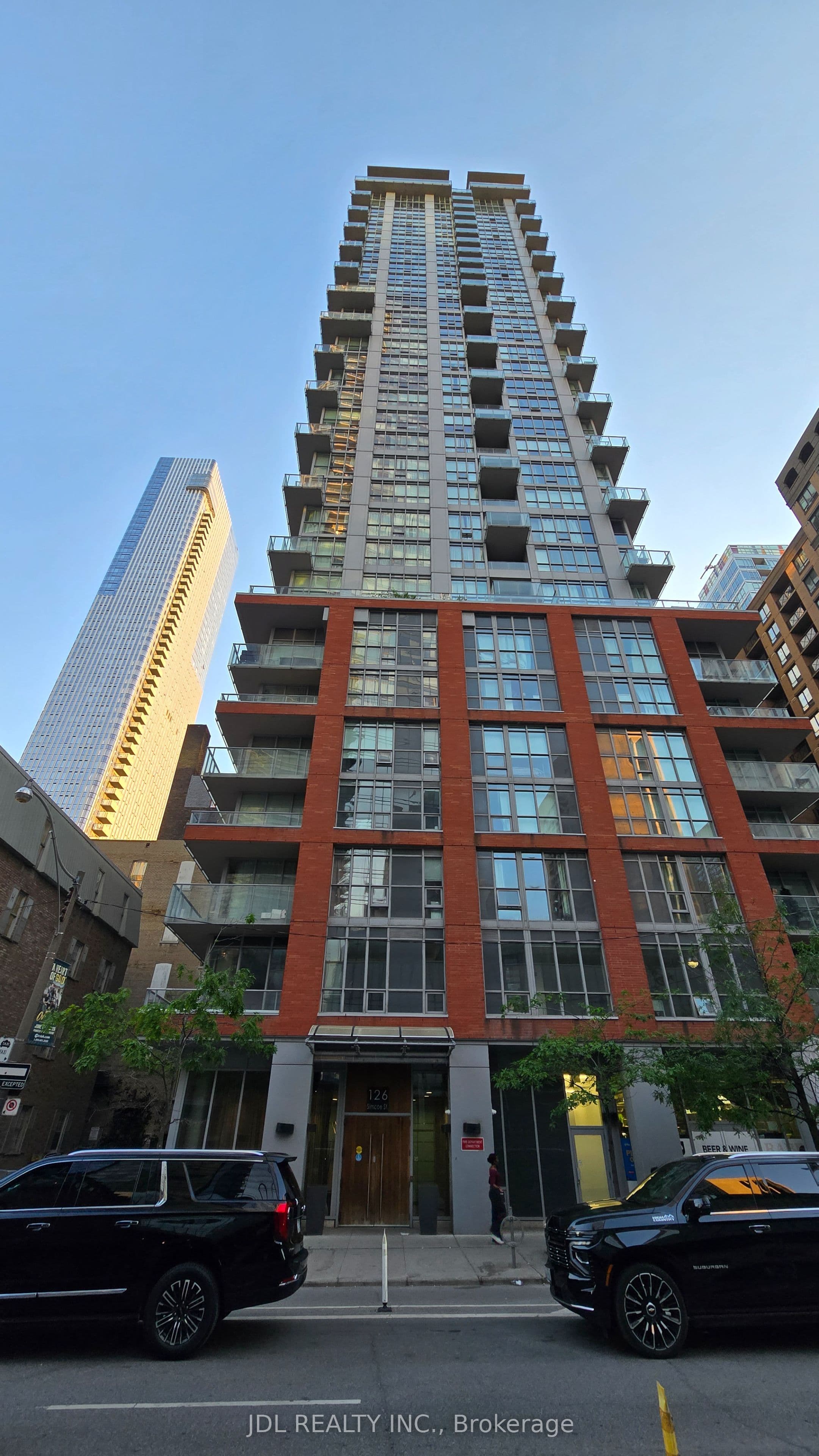 Unit 1506 126 Simcoe Street photo 1
