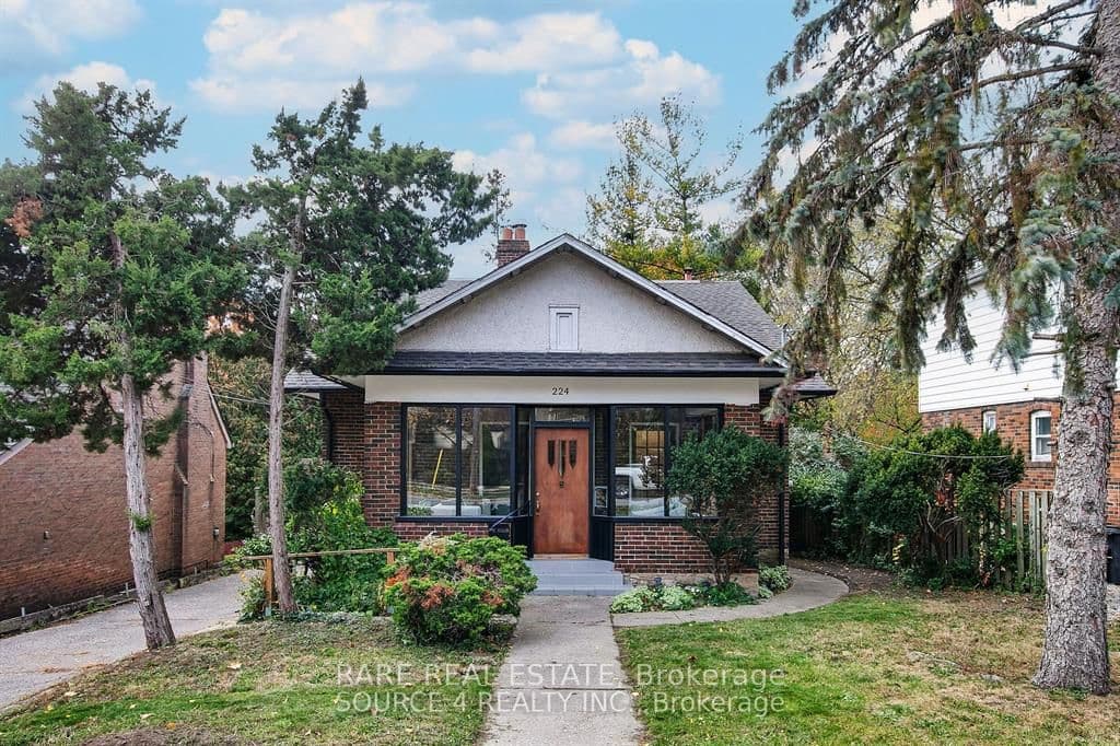 224 ELLIS Avenue photo 1