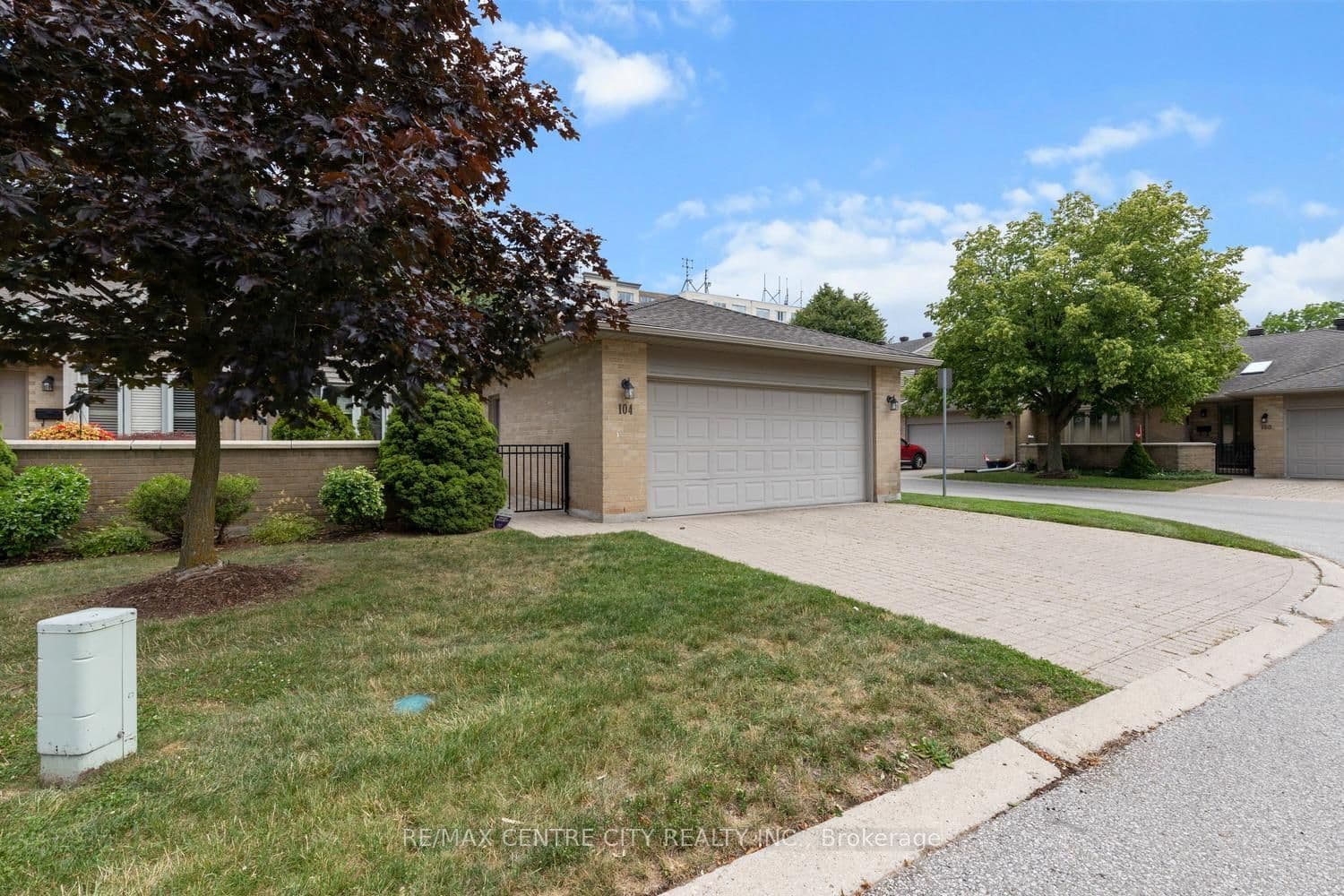 Unit 104 1500 Richmond Street photo 1