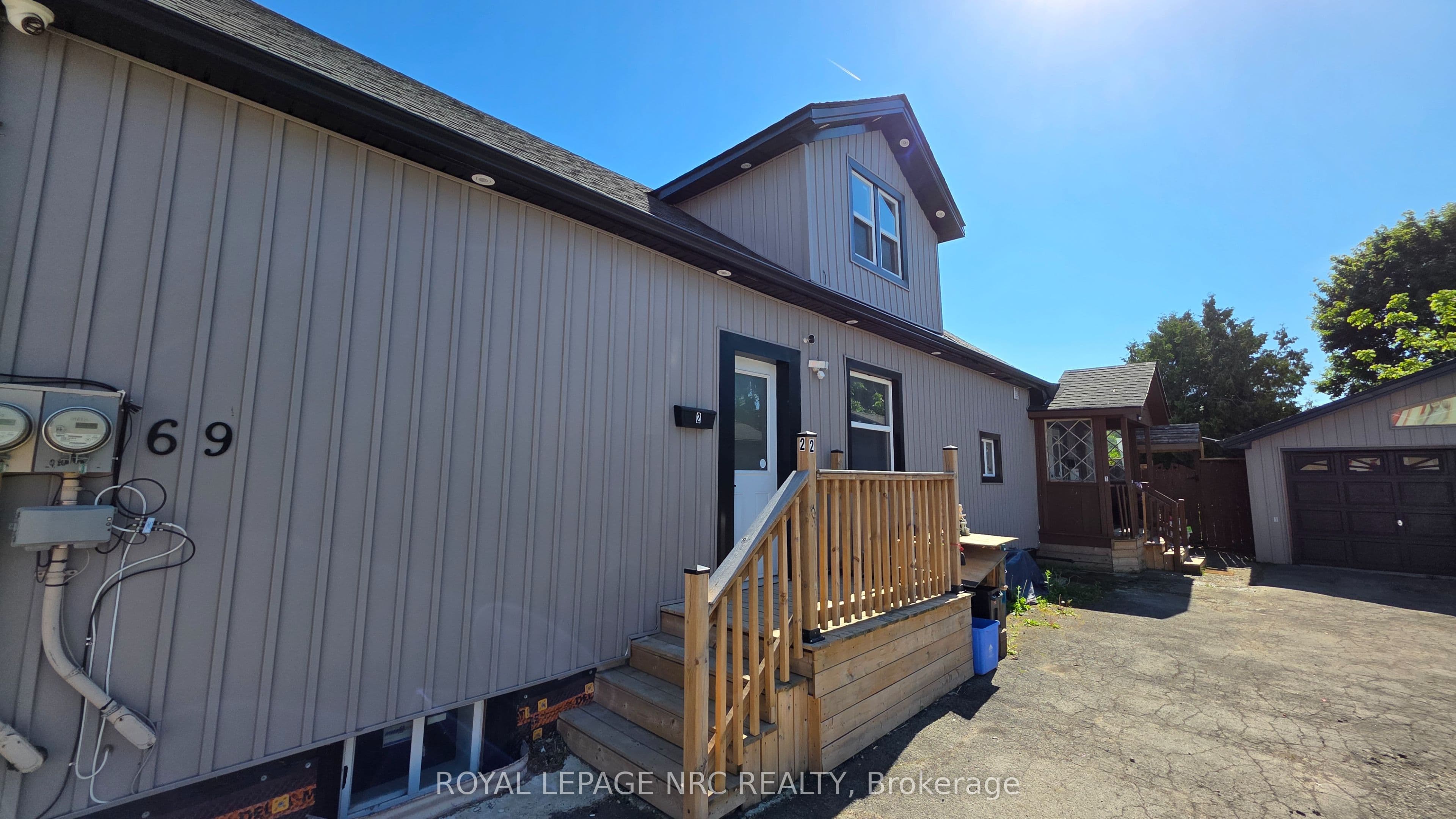 Unit 2 69 Vine Street photo 1