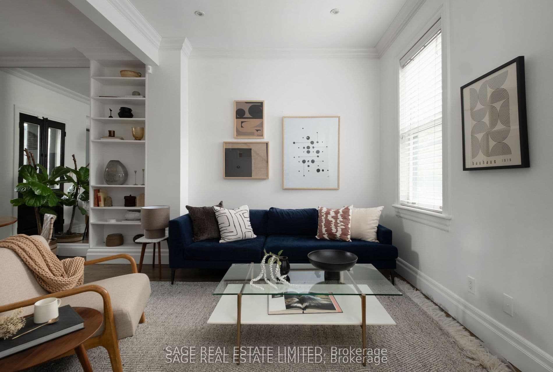 438 Sumach Street photo 1