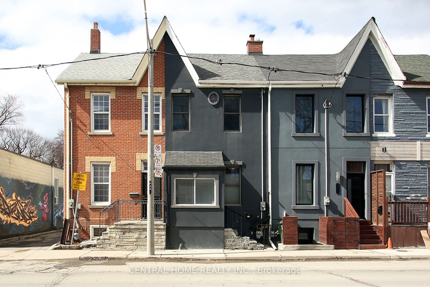 106 Carlaw Avenue photo 1