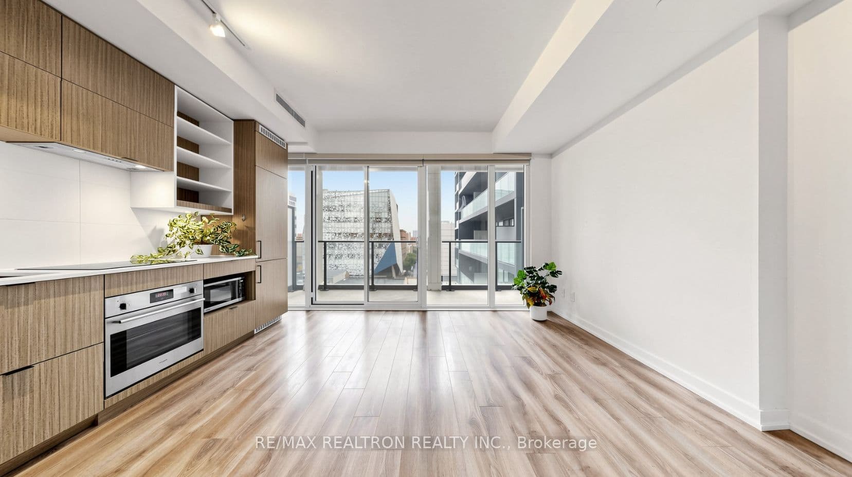 Unit 619 20 Edward Street photo 1