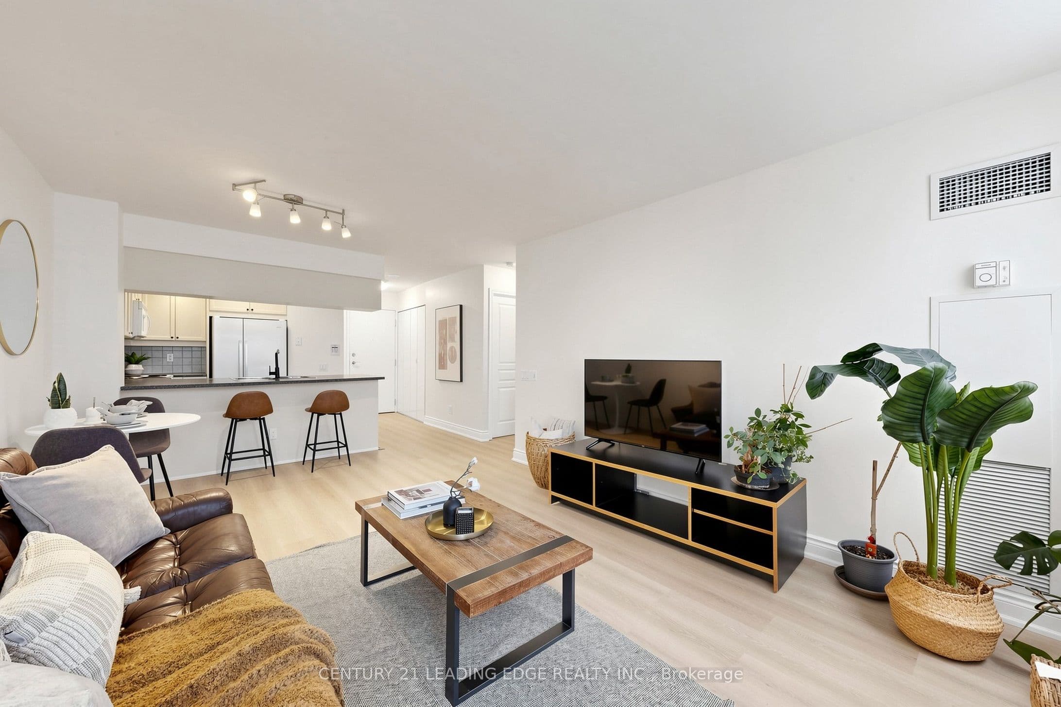Unit 328 15 Northtown Way photo 1