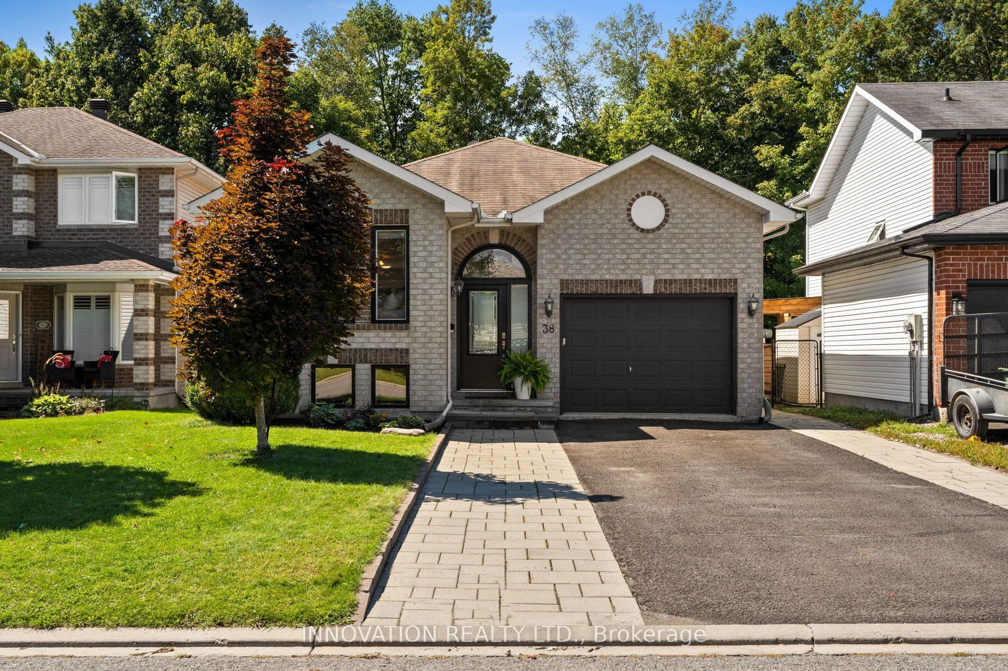 38 Steggall Crescent photo 1