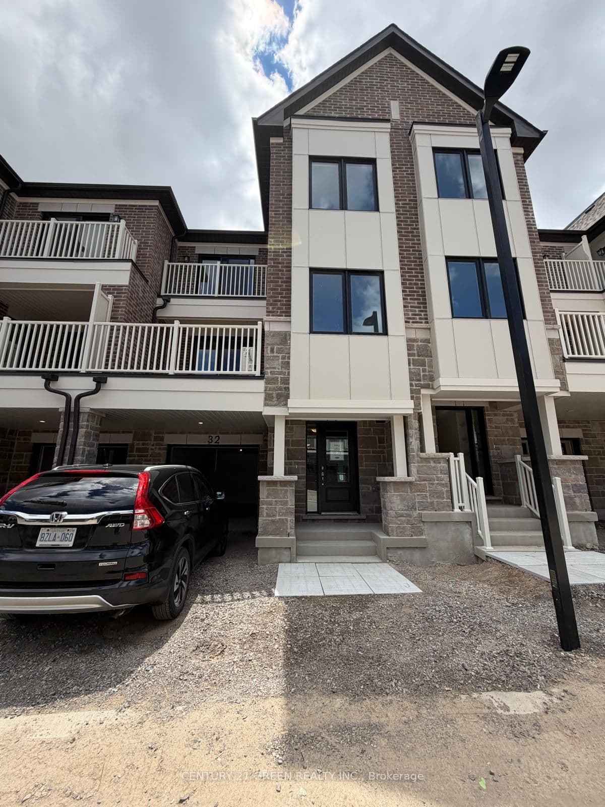 32 Canyon Drive photo 1