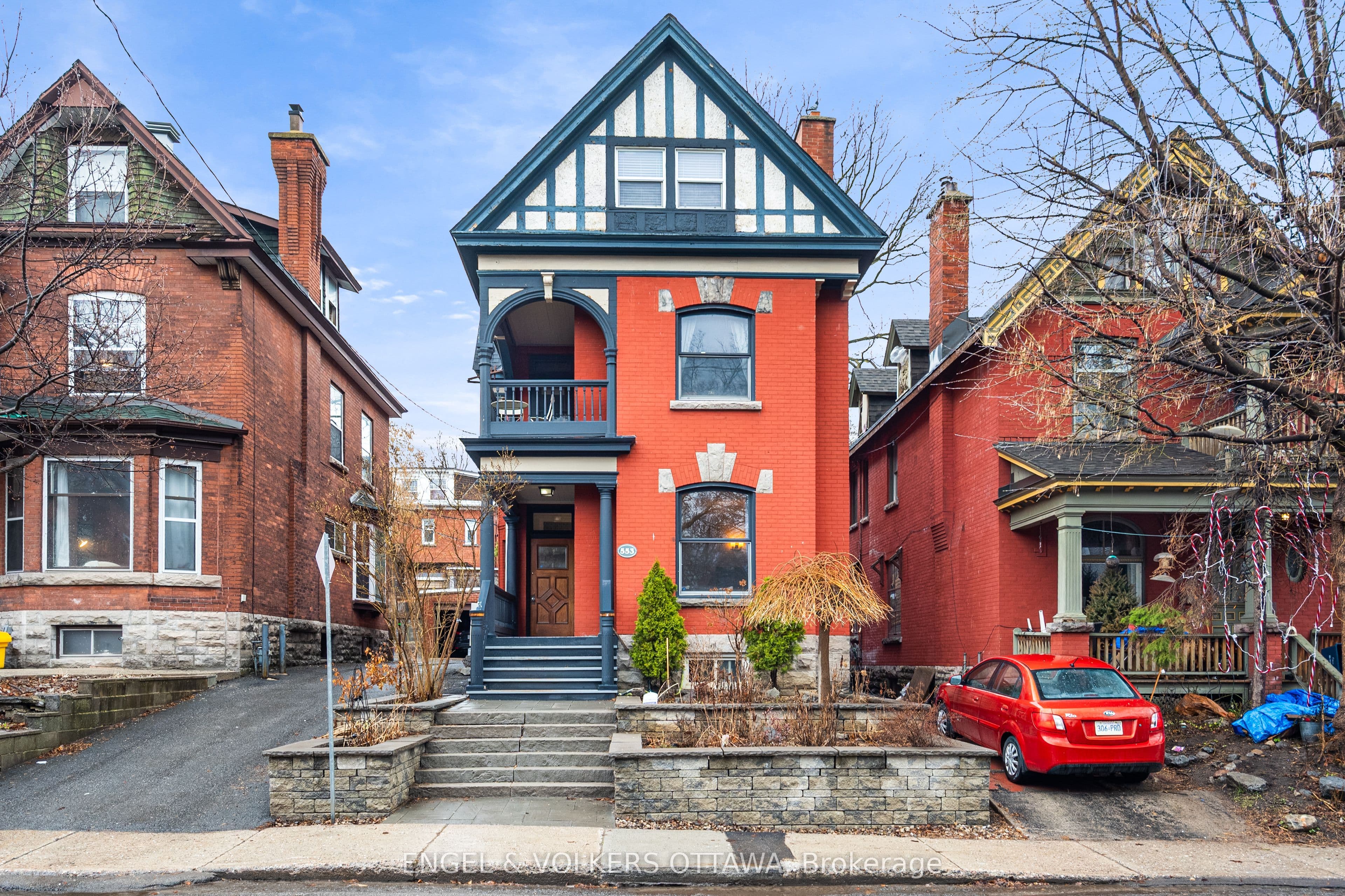 553 Gilmour Street photo 1