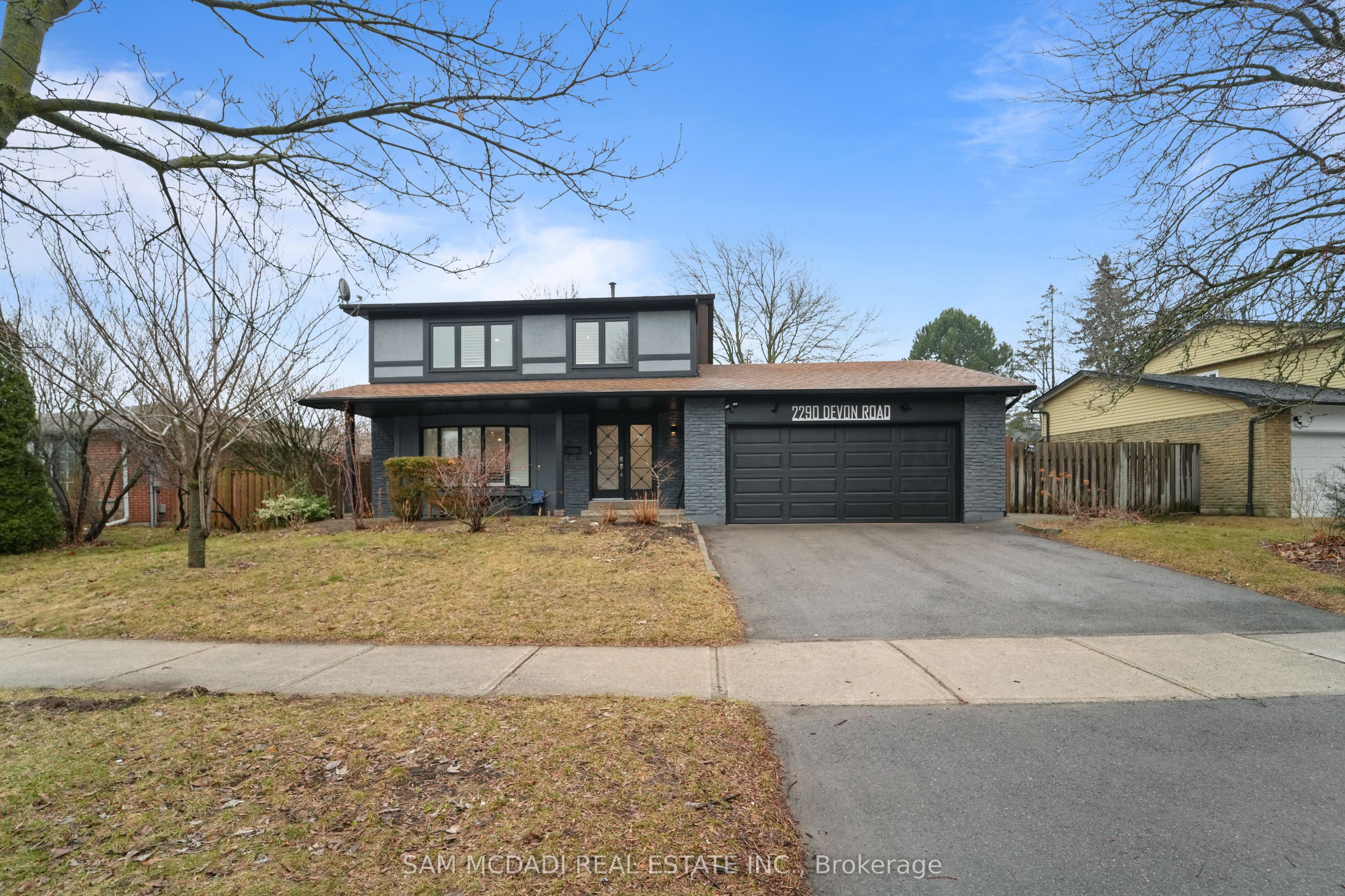 2290 Devon Road photo 1
