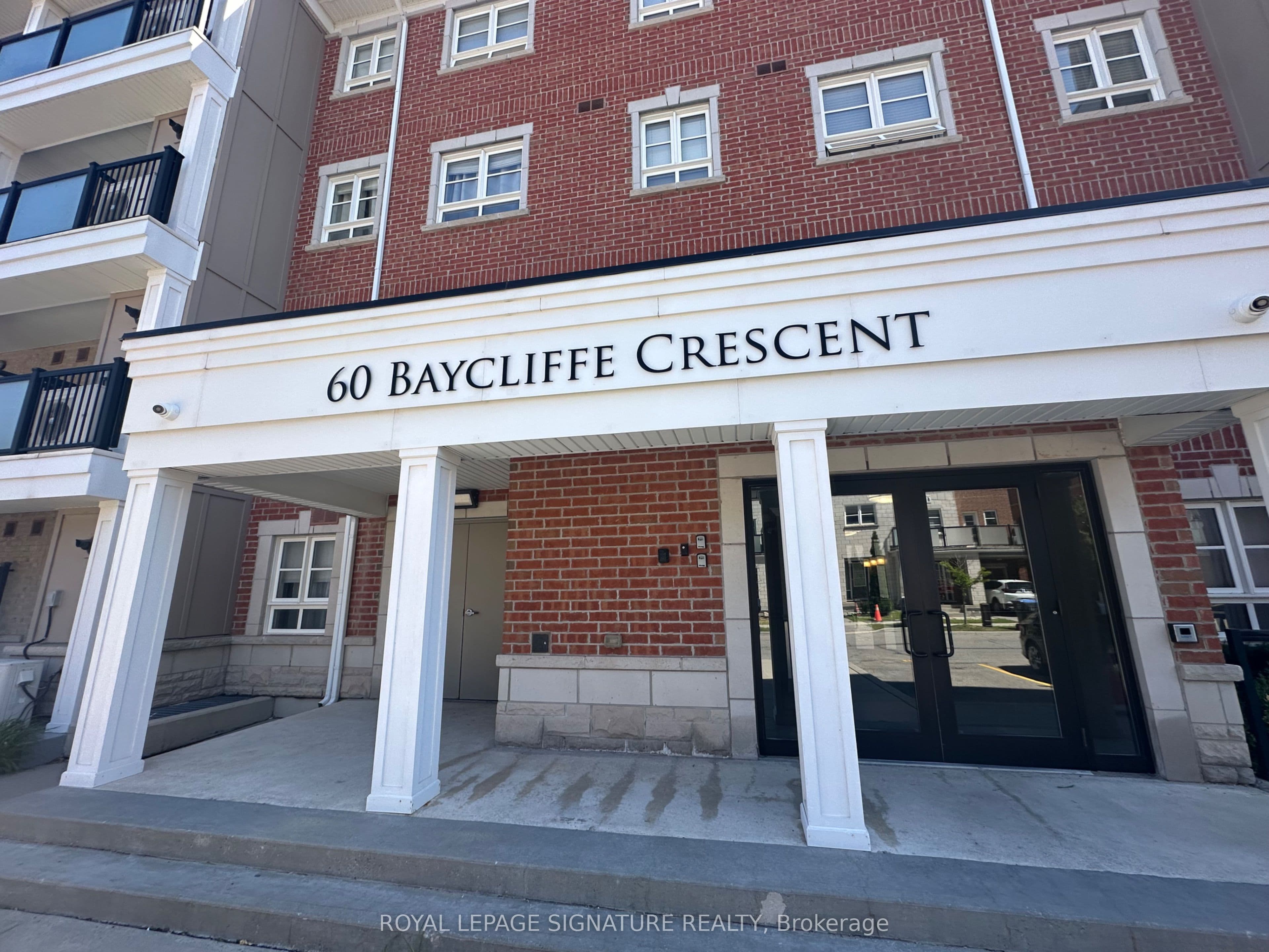 Unit 305 60 Baycliffe Crescent photo 1