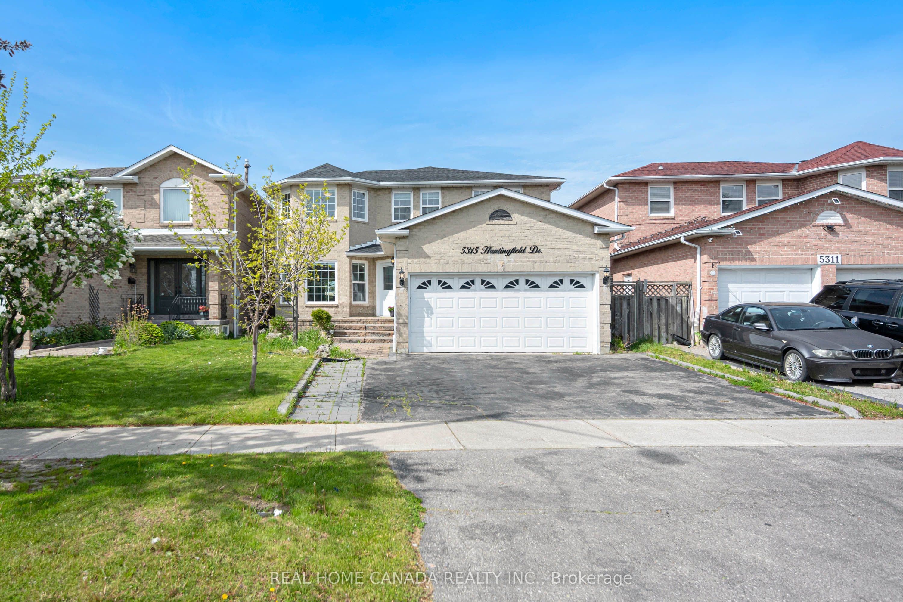 5315 Huntingfield Drive photo 1
