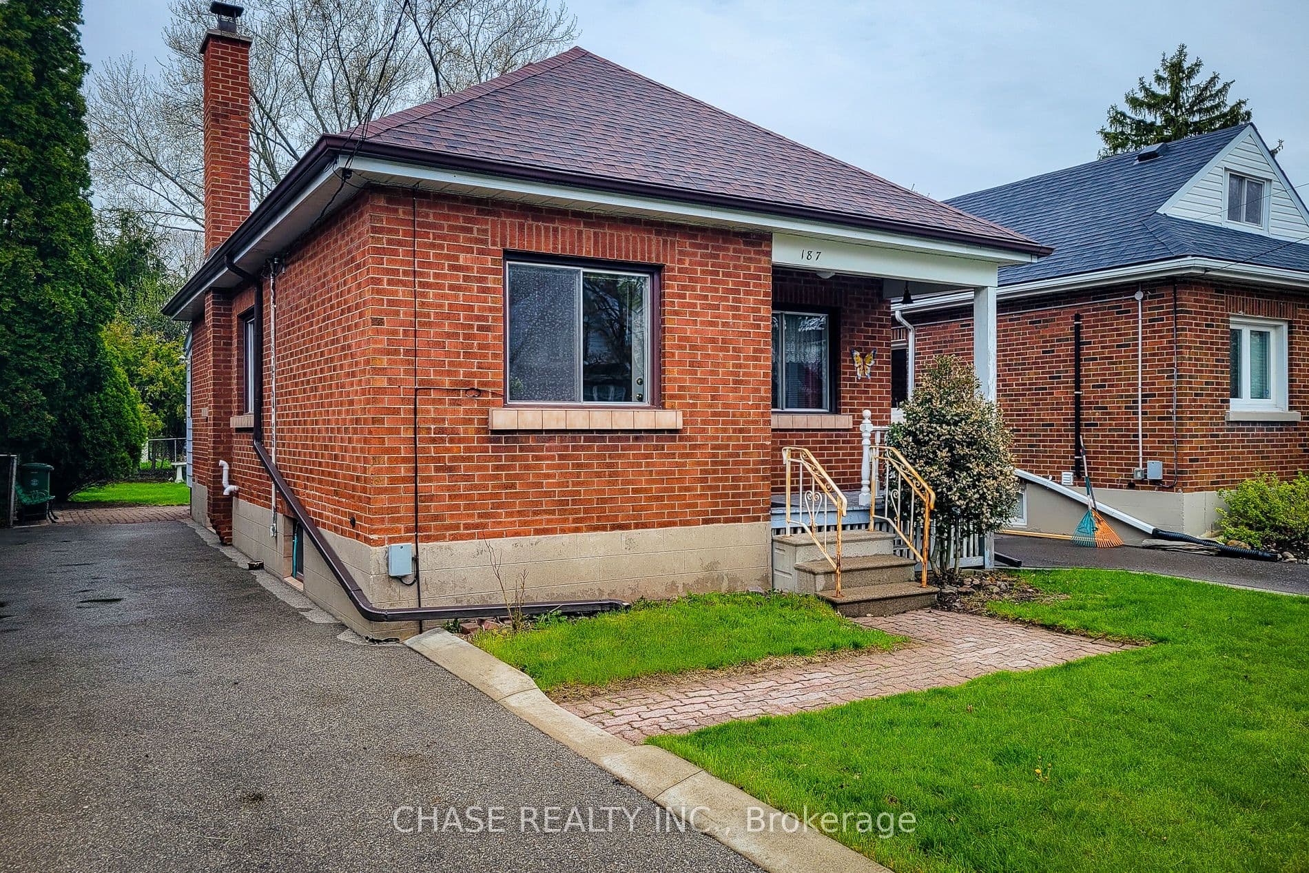 187 Paradise Road photo 1