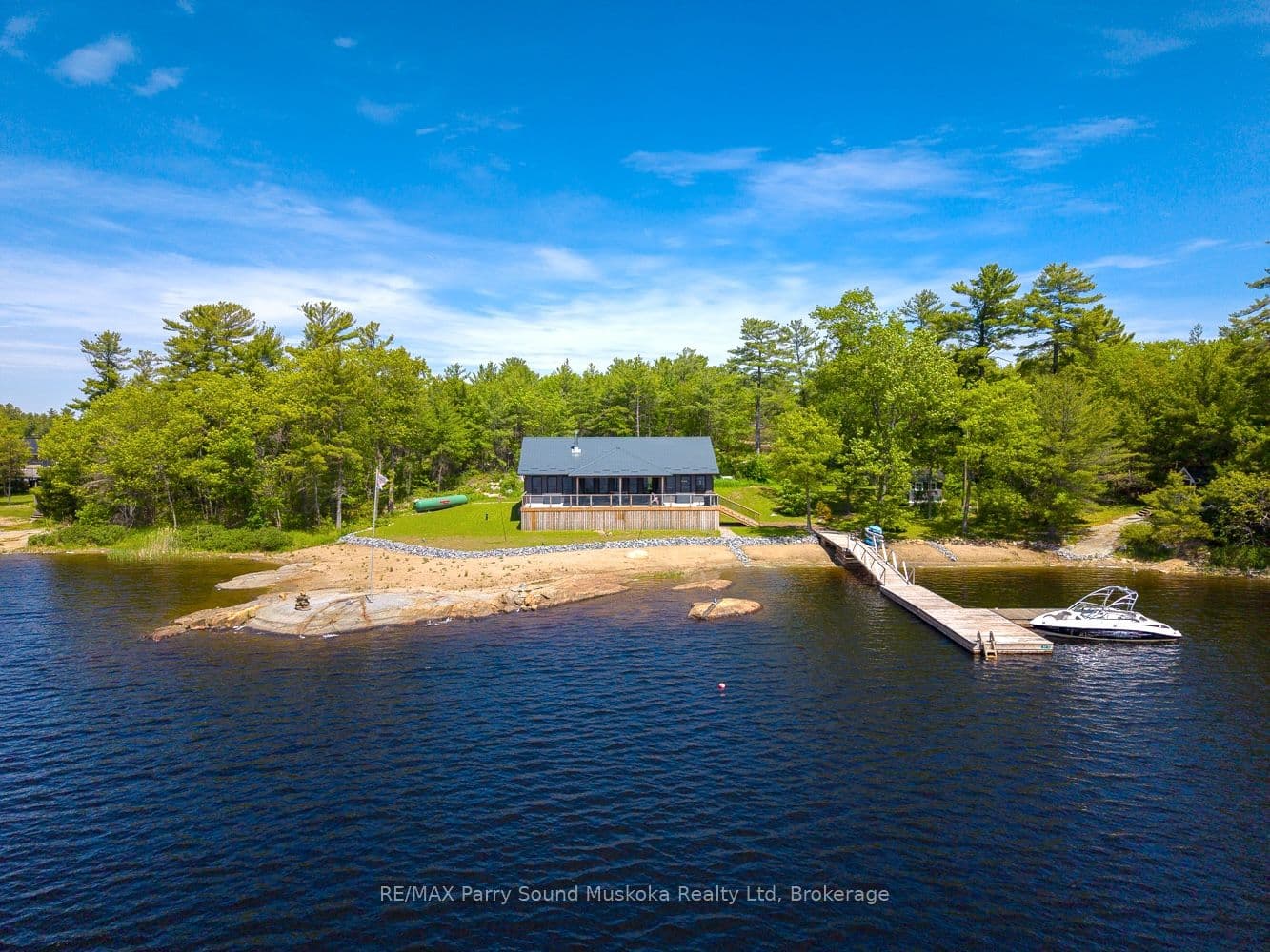 32 A11 Island photo 1