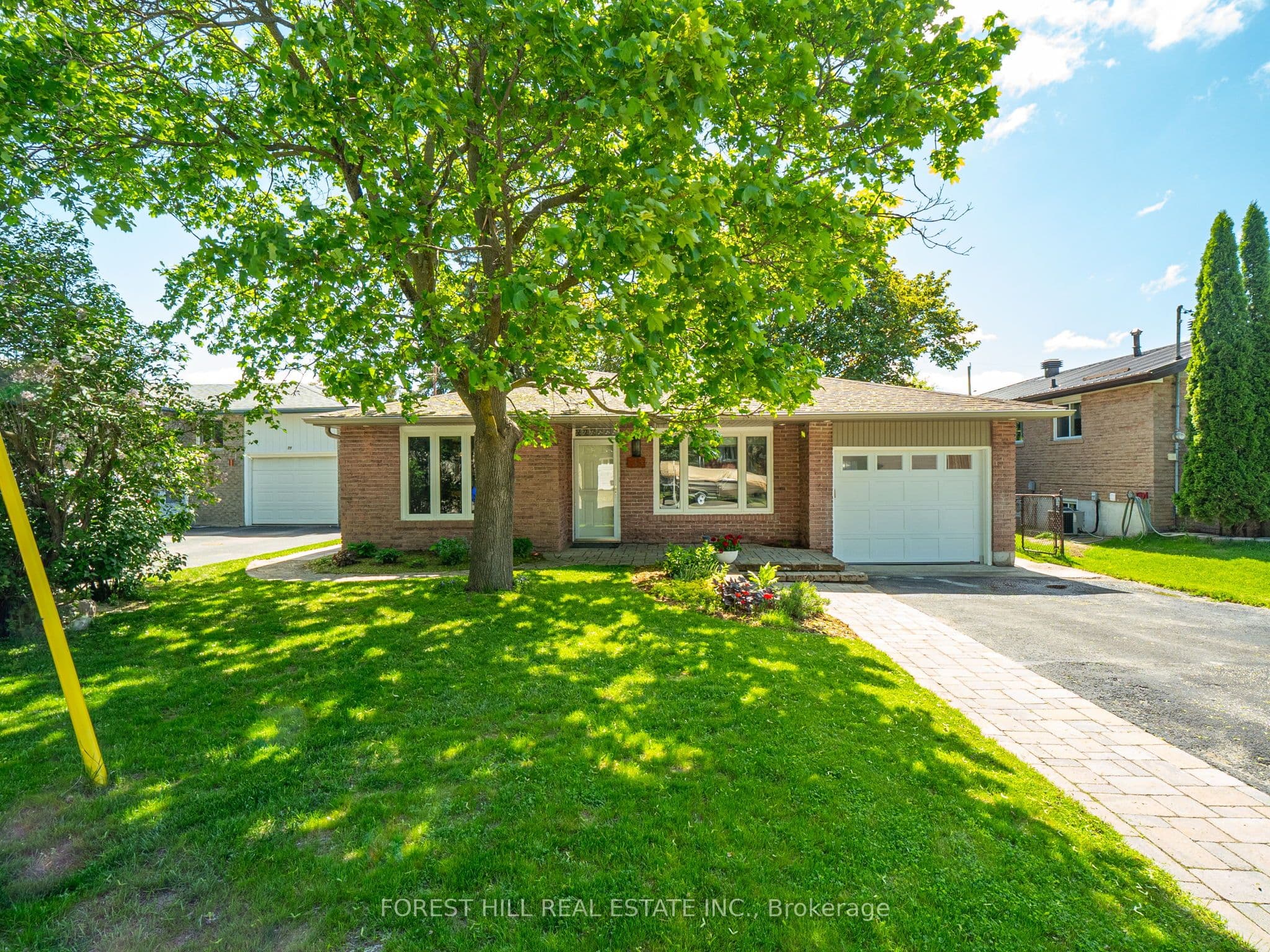 35 Townsend Avenue photo 1