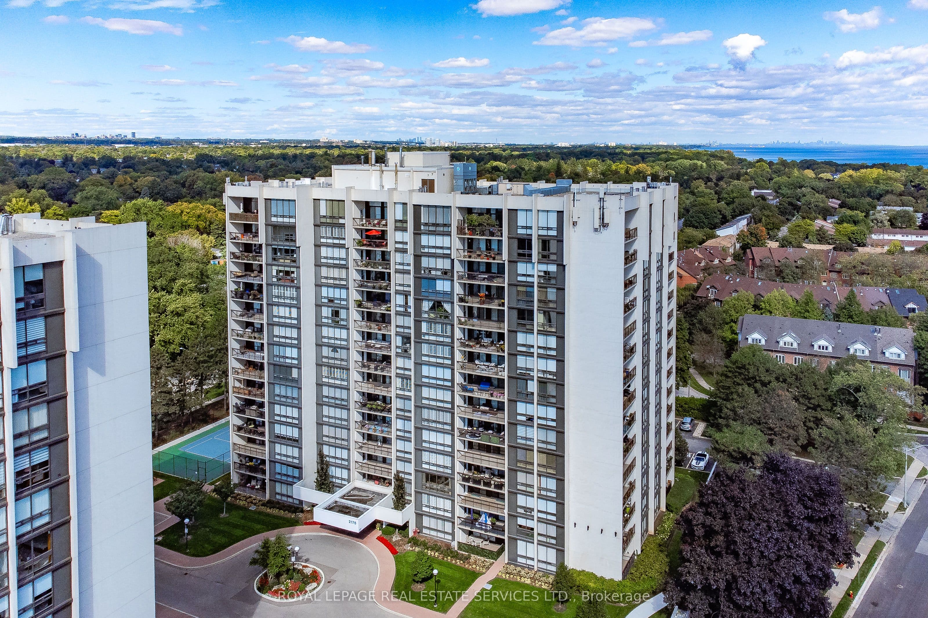 Unit 1006 2175 Marine Drive photo 1