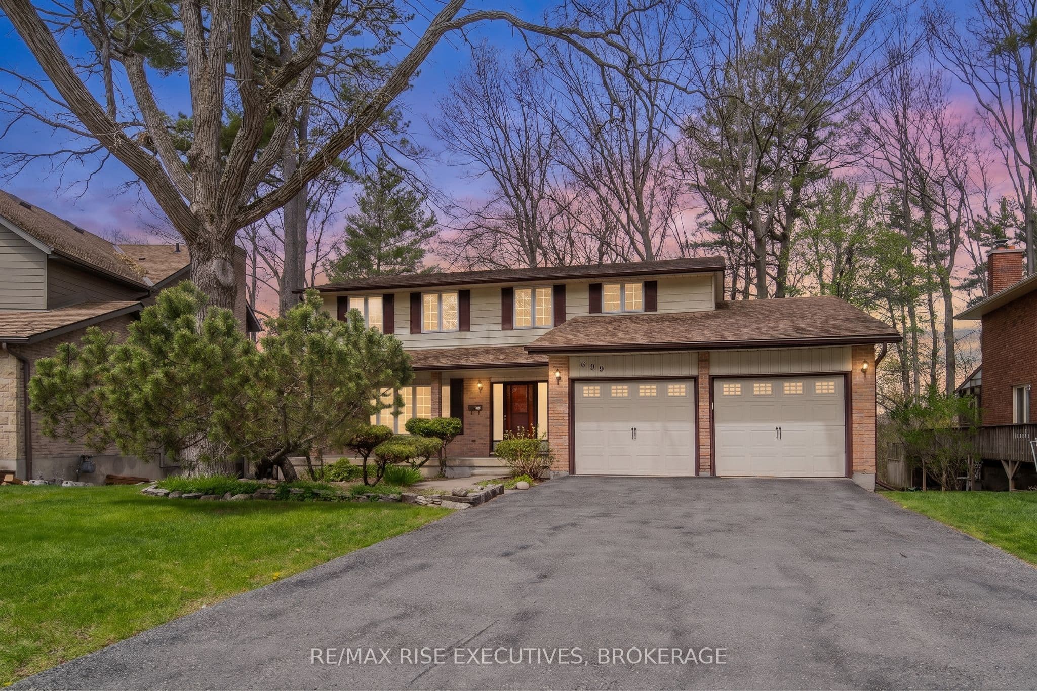 899 Safari Drive photo 1