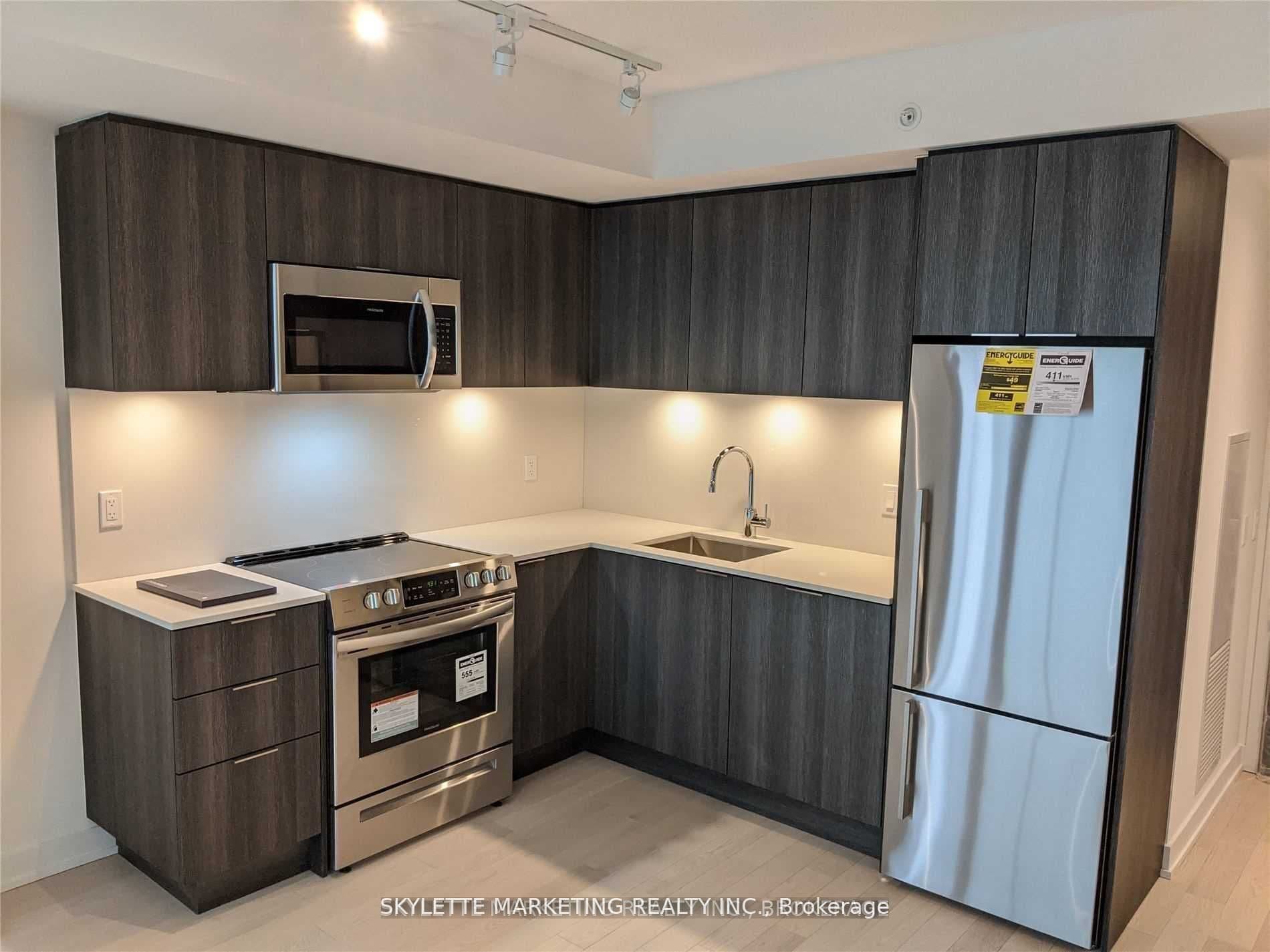 Unit 1011 25 Richmond Street photo 1