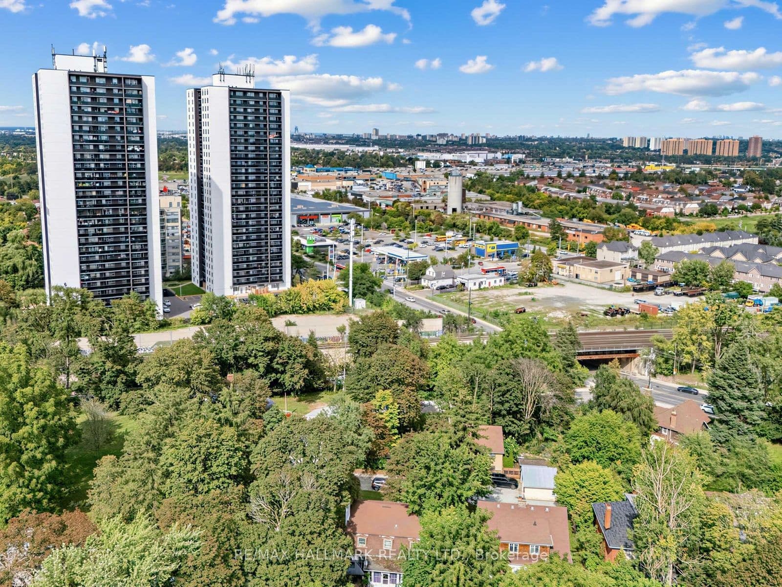 7 Humberview Crescent photo 1