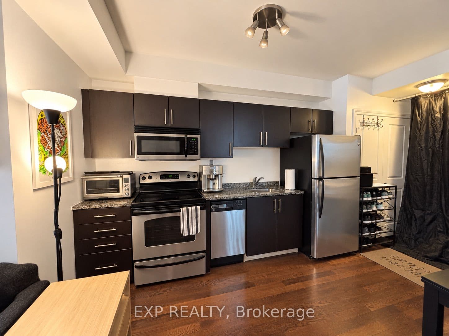 Unit 108 429 Kent Street photo 1