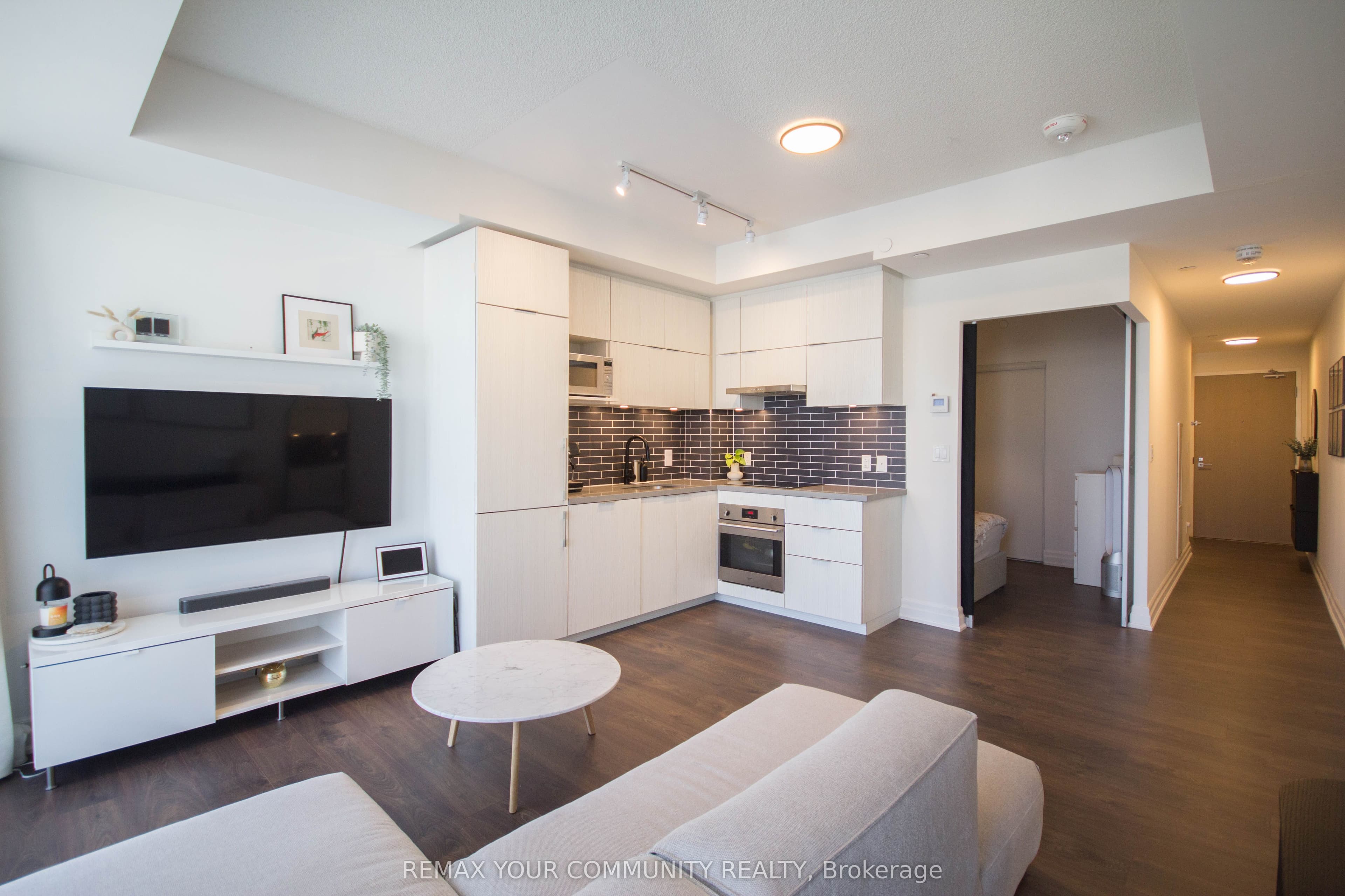 Unit 1005 10 Rouge Valley Drive photo 1