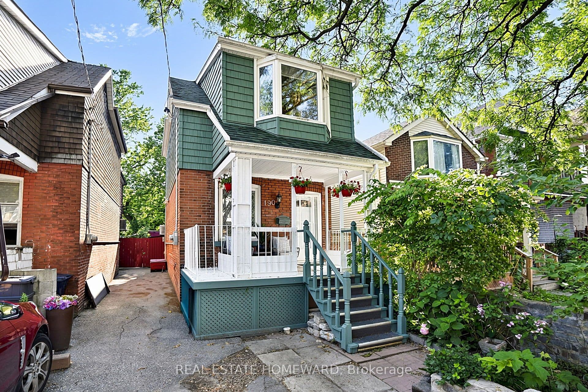190 Rhodes Avenue photo 1
