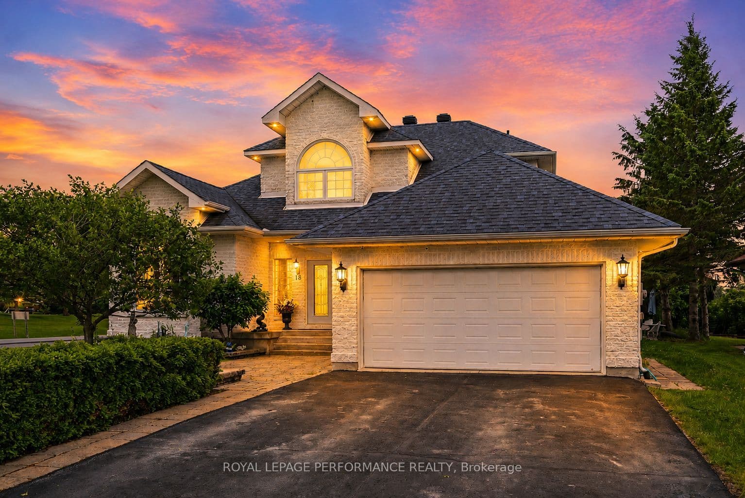 18 Chantine Drive photo 1