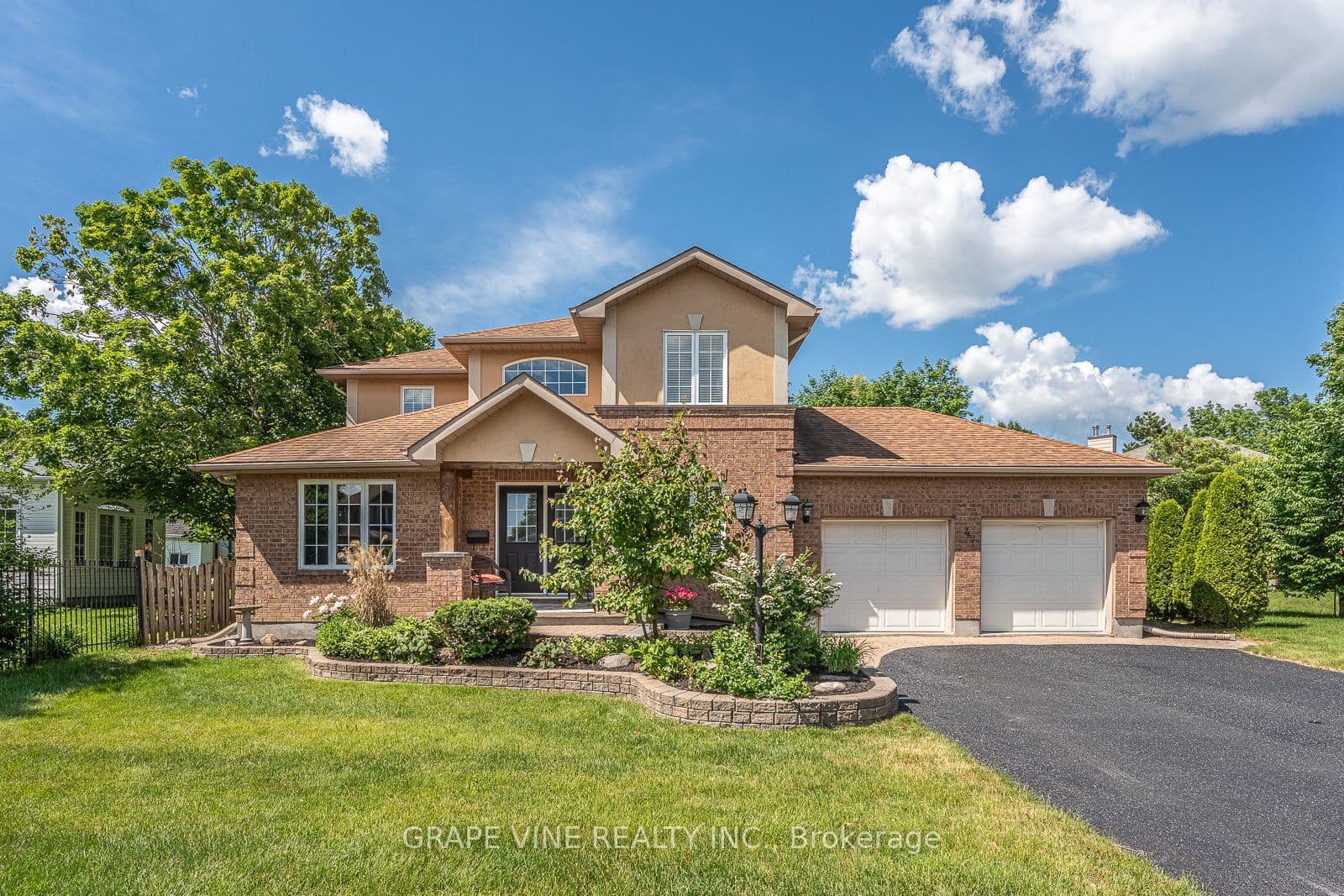 4 Carbery Drive photo 1