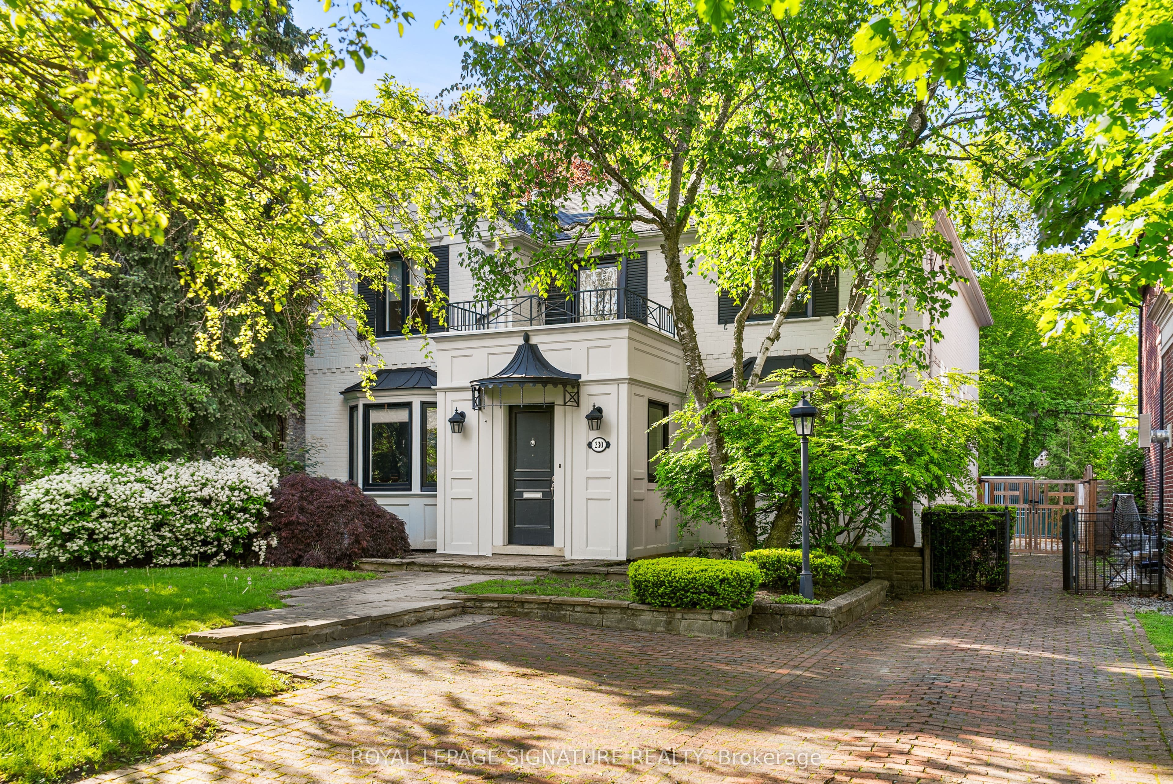 230 Strathallan Wood photo 1
