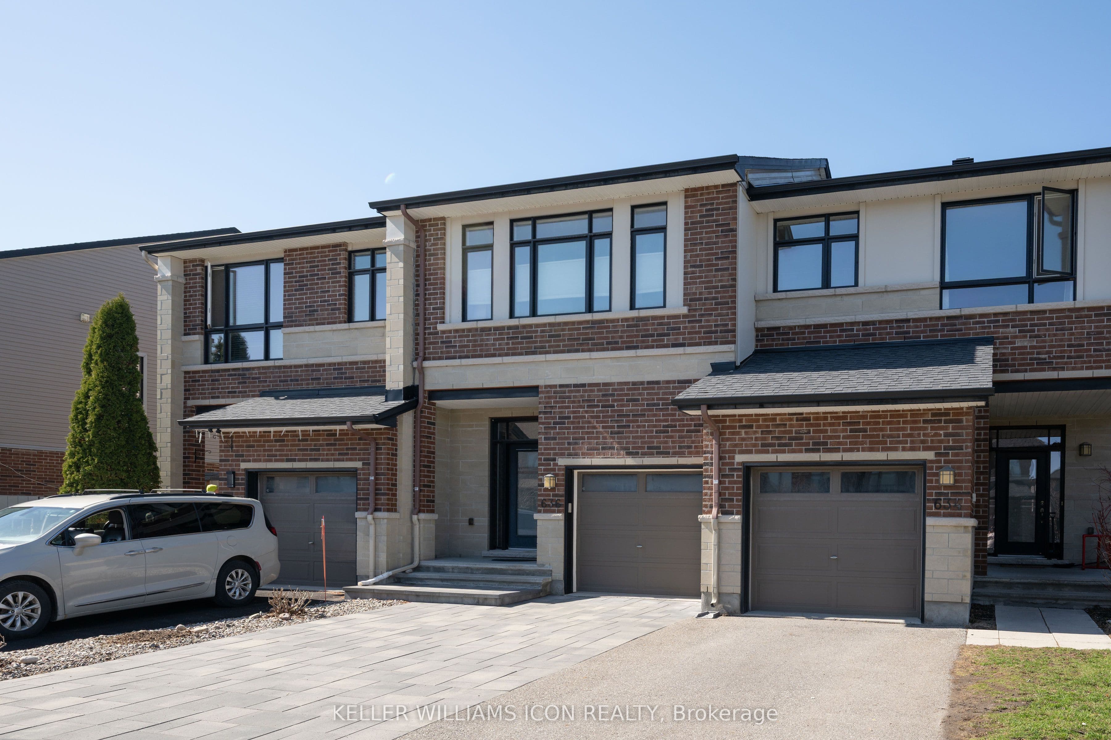 636 Tennant Way photo 1