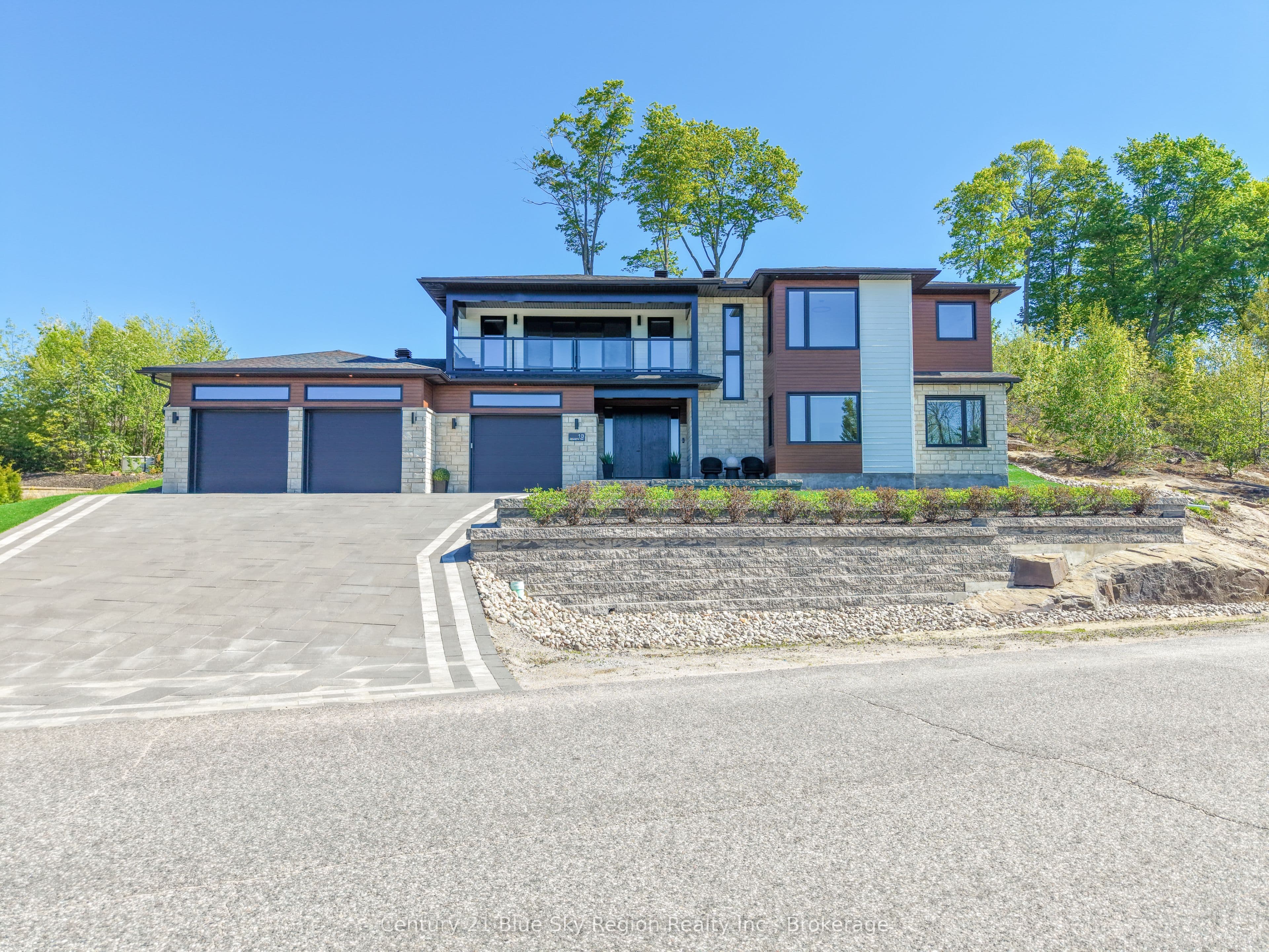 13 Kenreta Drive photo 1