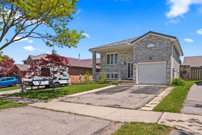 143 Gerald Crescent photo 1