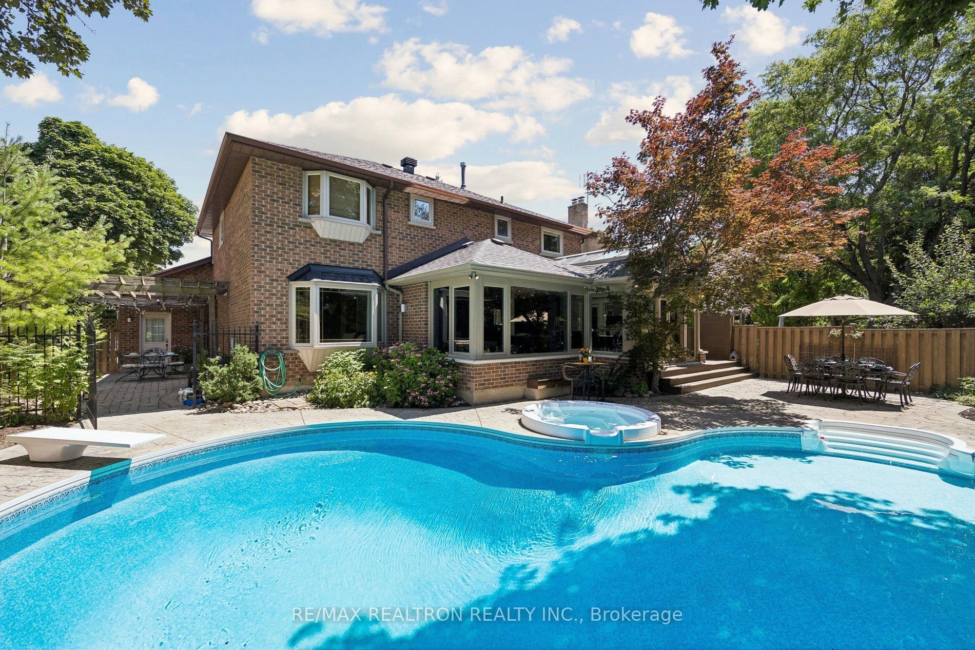 86 Reeve Drive photo 1