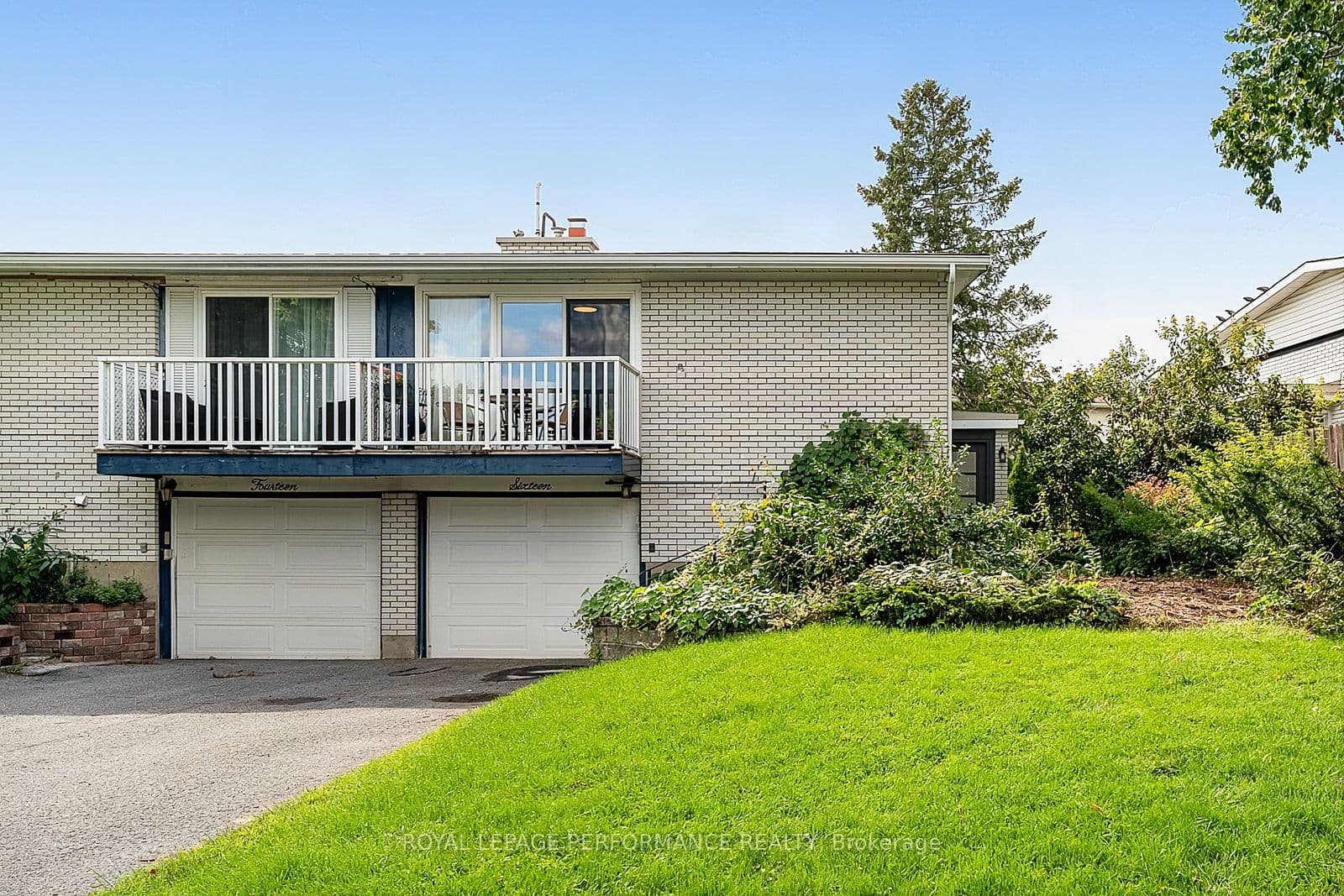 16 Woodmount Crescent photo 1
