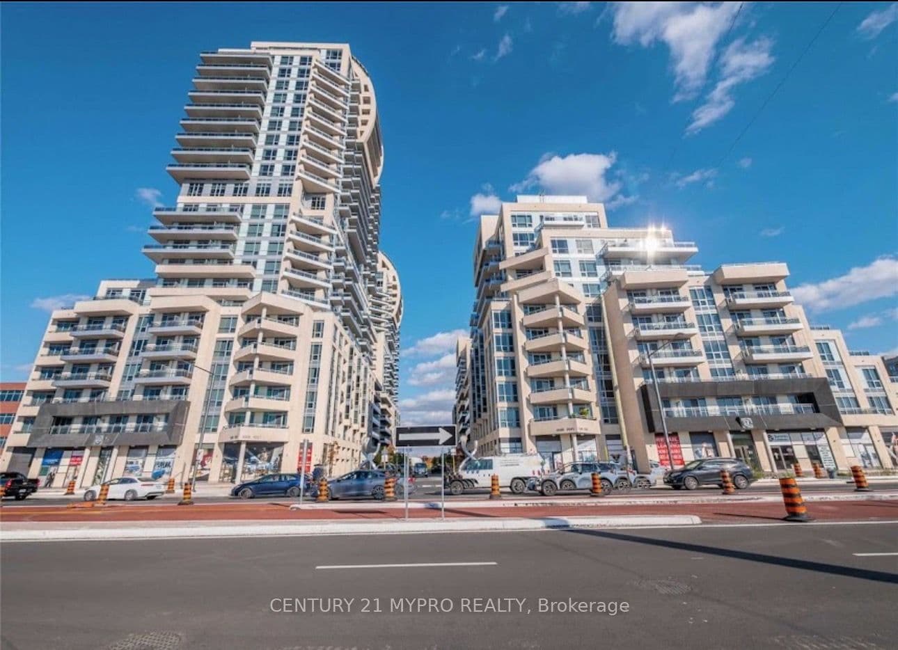 Unit 704 9205 Yonge Street photo 1