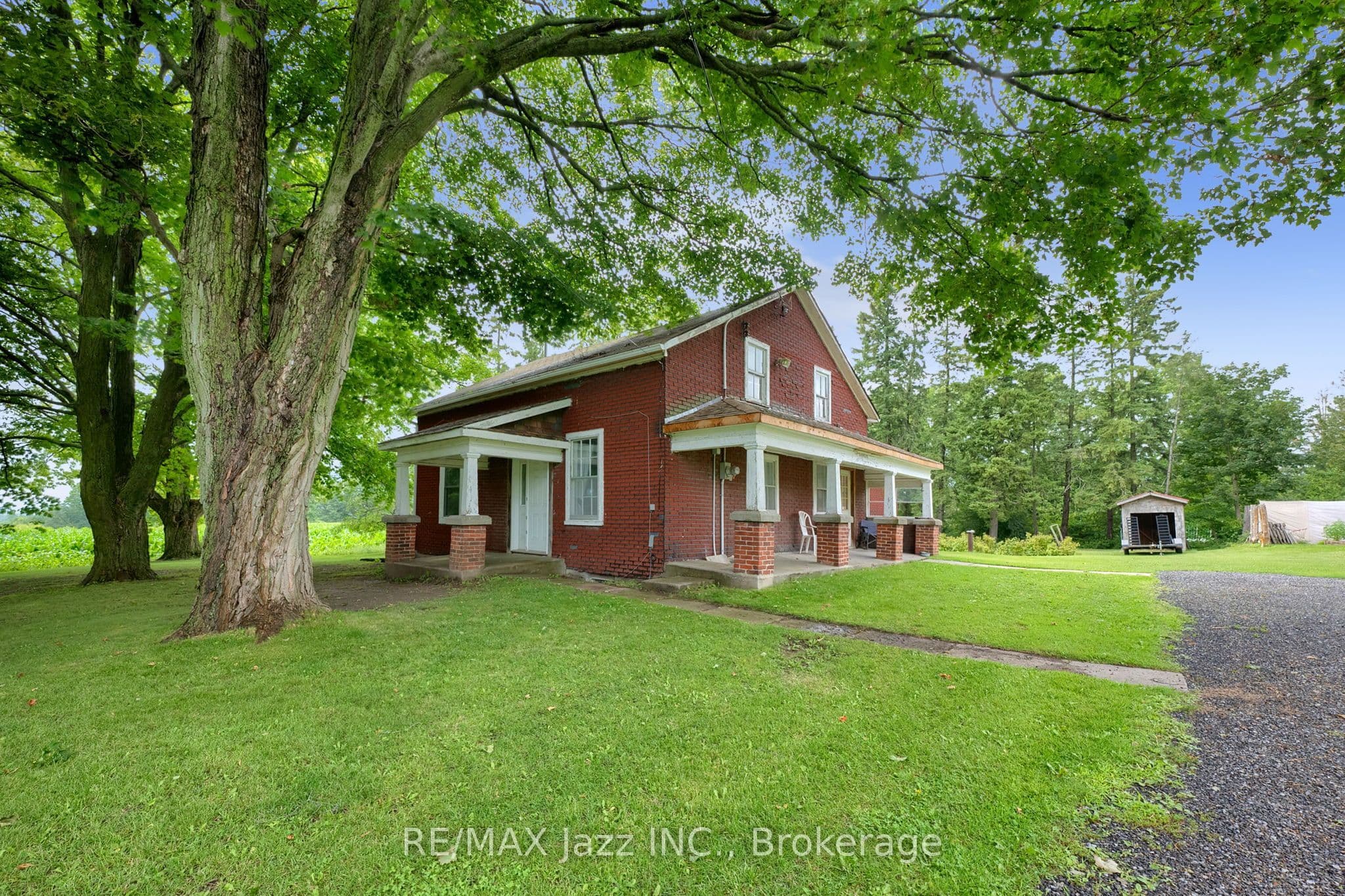 4164 7th Line photo 1