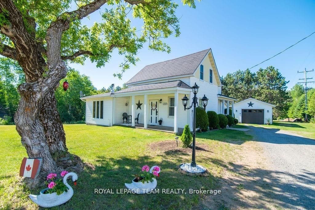 3709 Old Barrys Bay Road photo 1