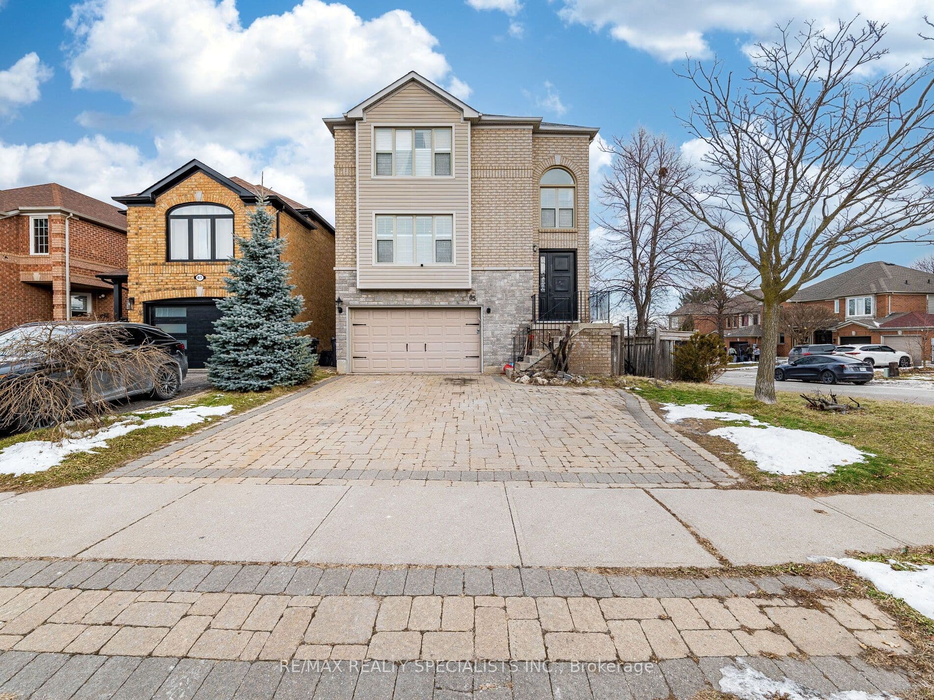 85 Forestgrove Circle photo 1