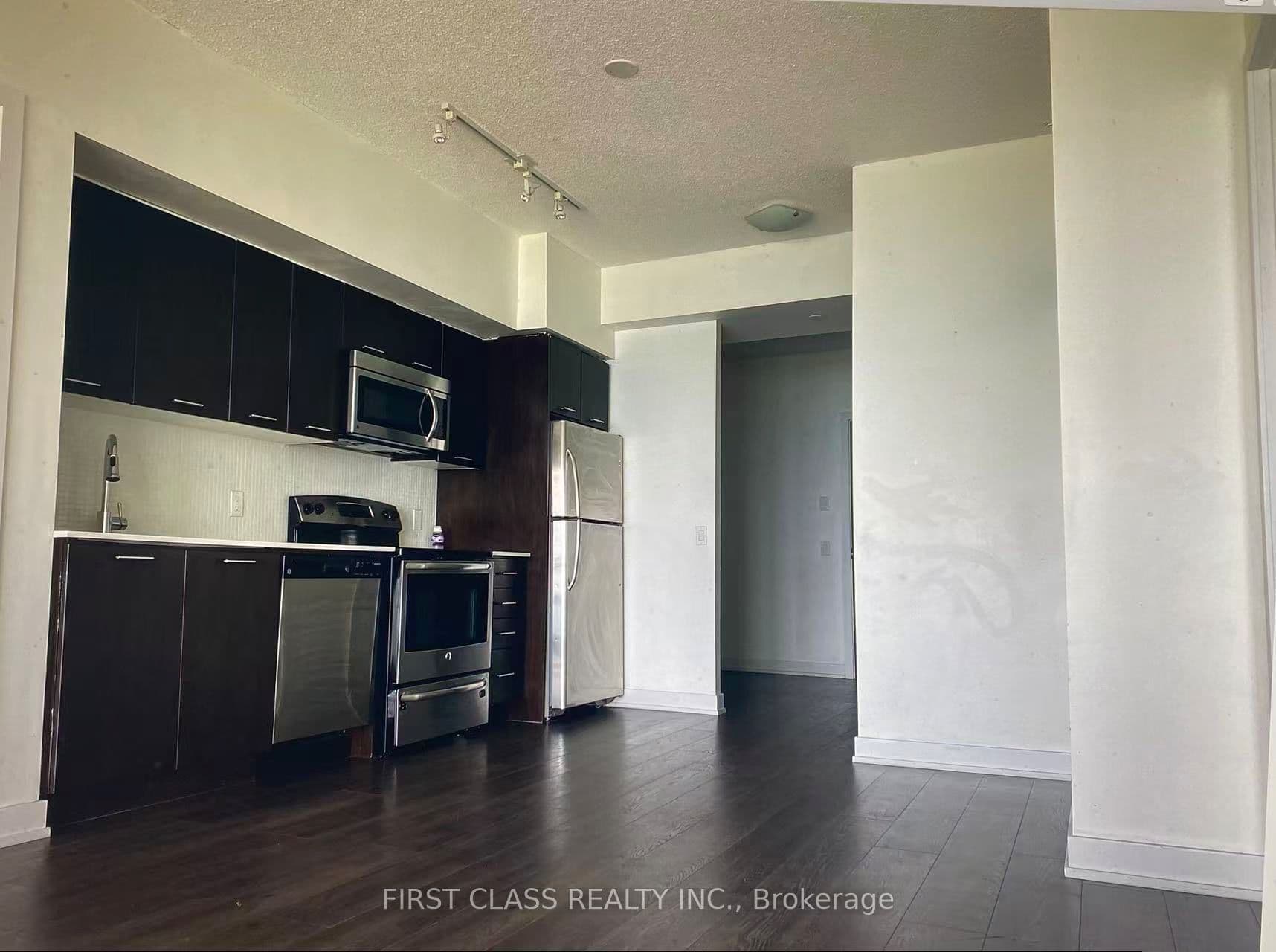 Unit 3502 2212 Lake Shore Boulevard photo 1