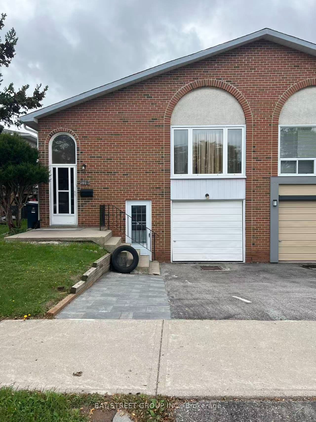 Unit Ground Floor 118 Hildenboro Square photo 1