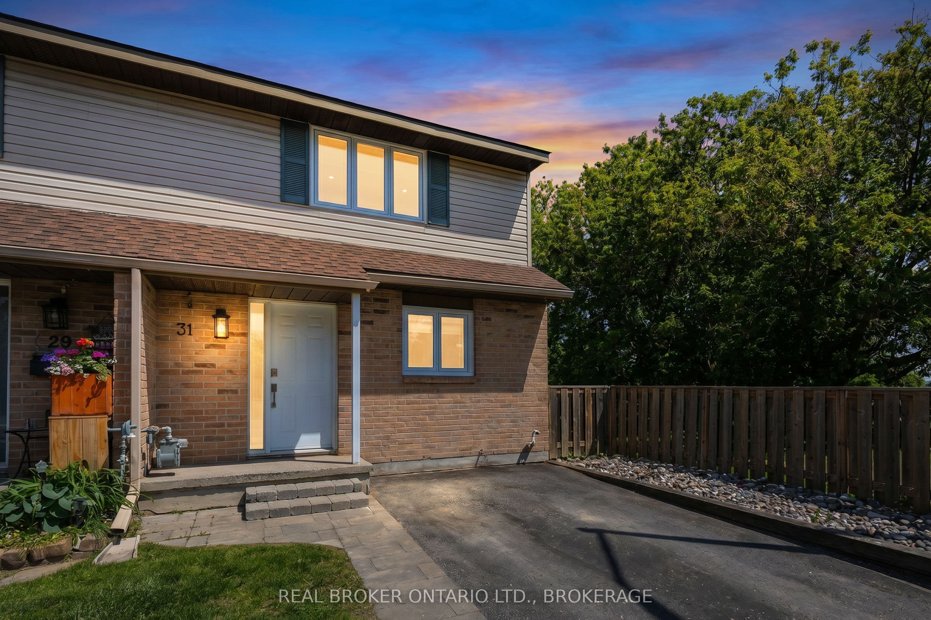31 Coventry Crescent photo 1