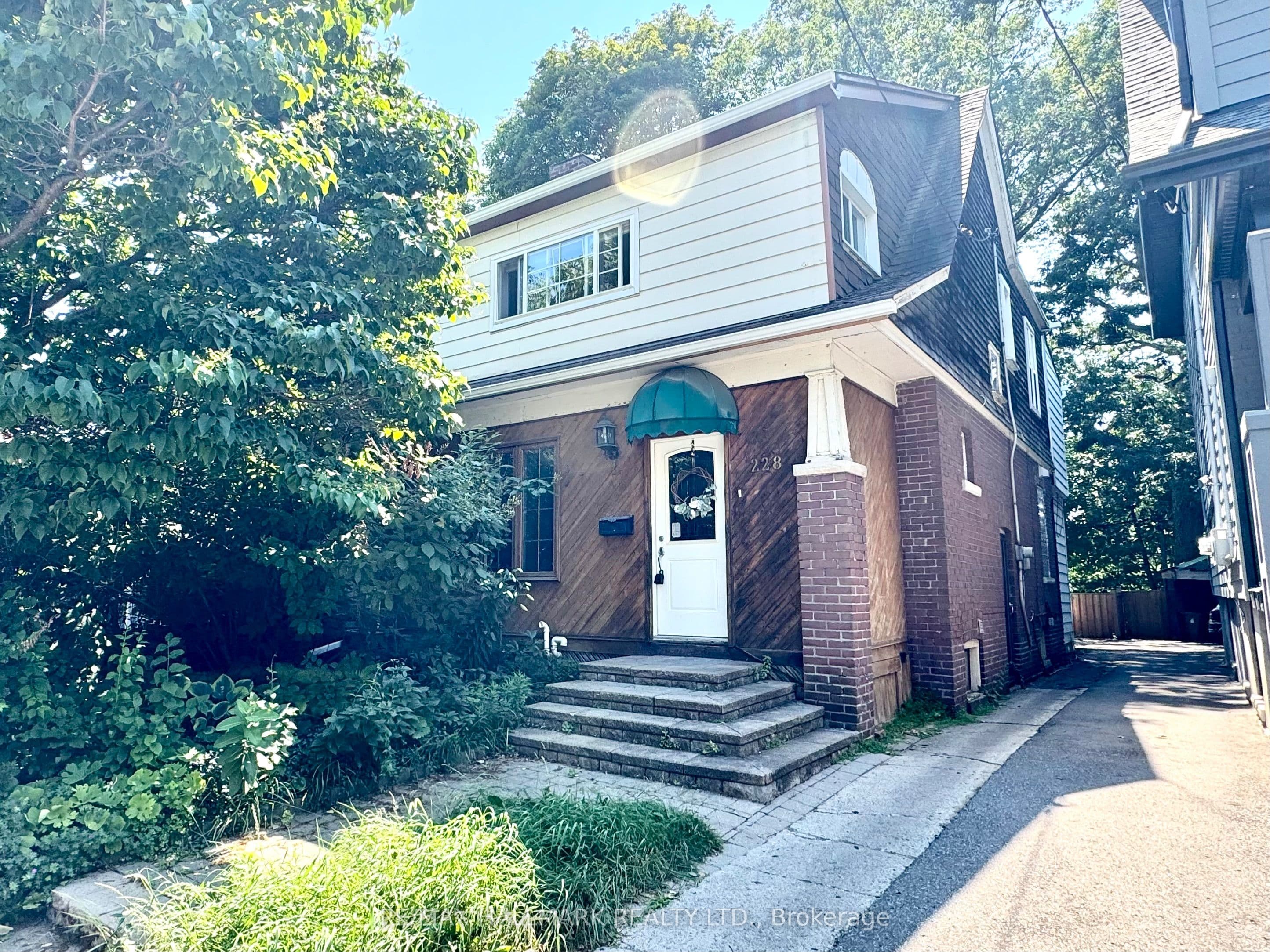 228 Gainsborough Road photo 1