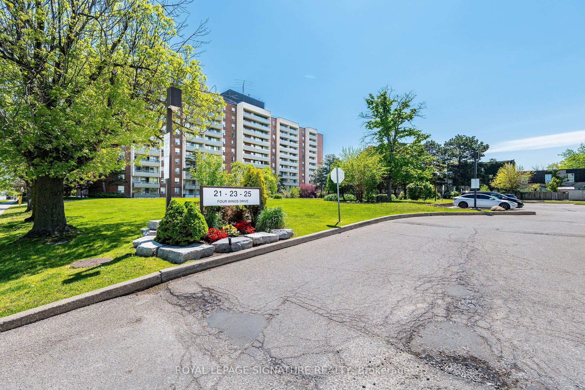 Unit 405 25 Four Winds Drive photo 1