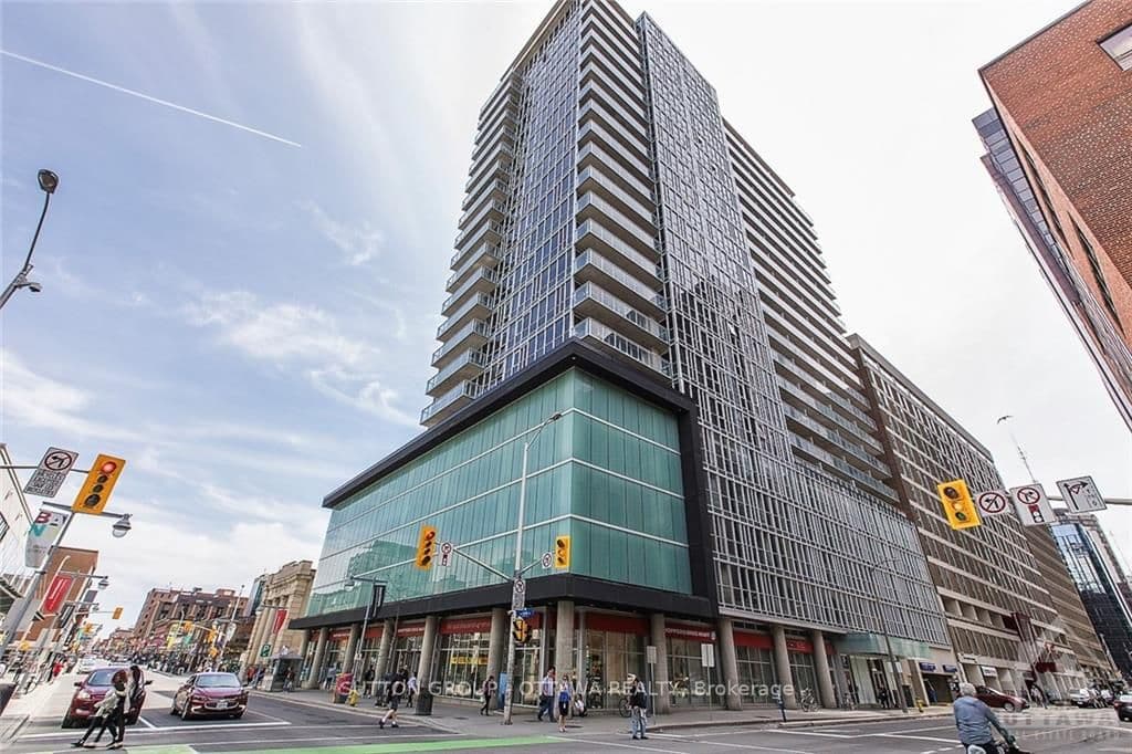 Unit 1404 324 Laurier Avenue photo 1
