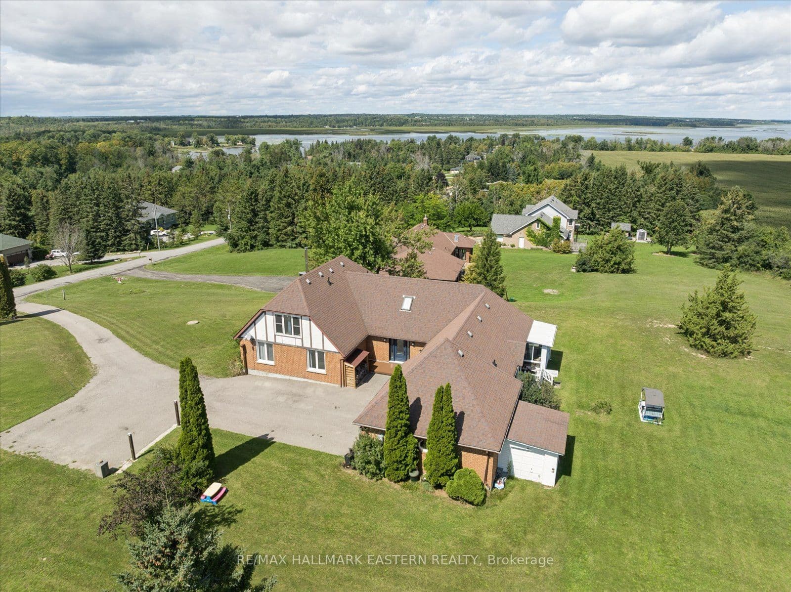 49 Grandview Drive photo 1