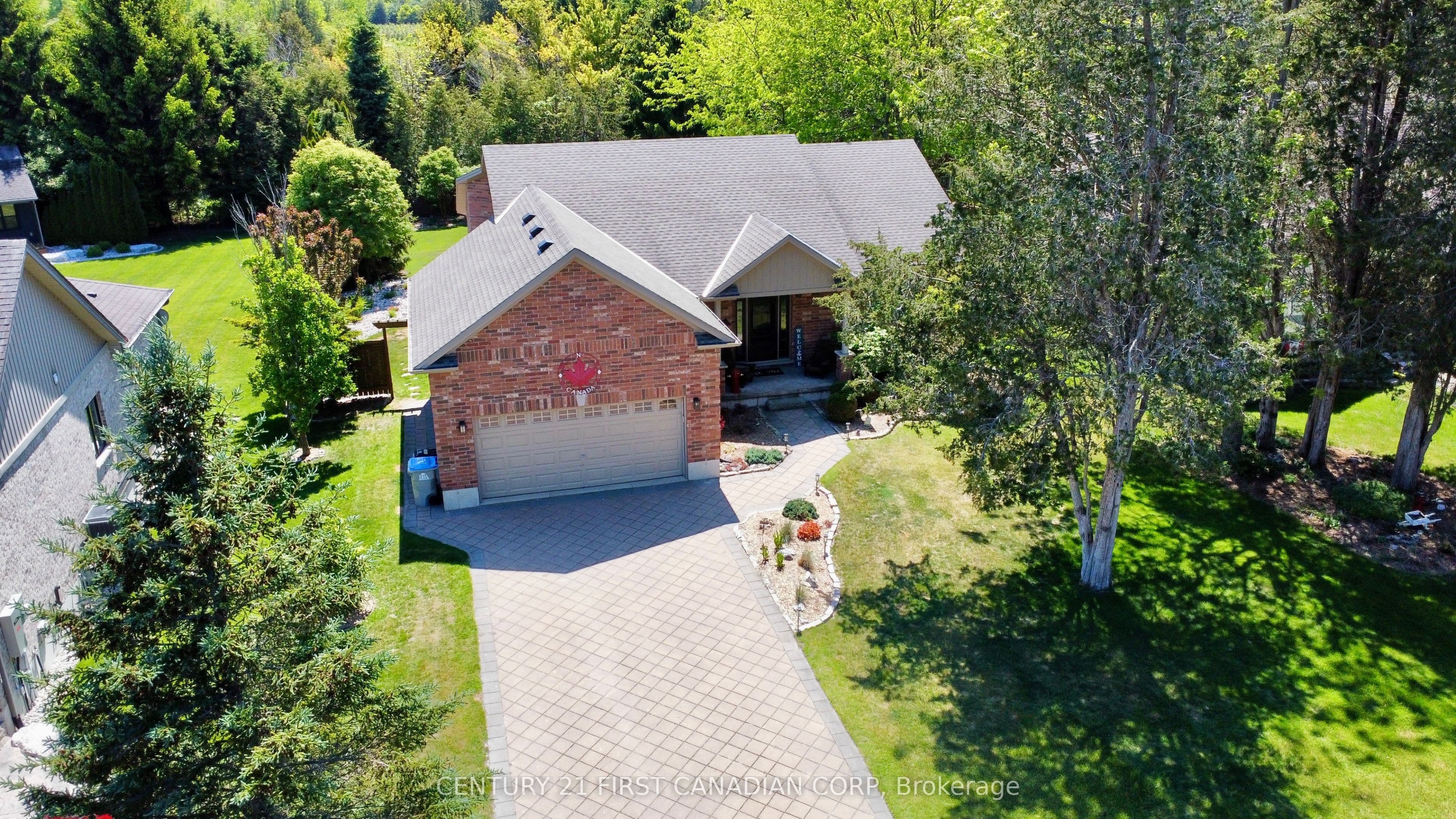 10159 Meadowlily Crescent photo 1