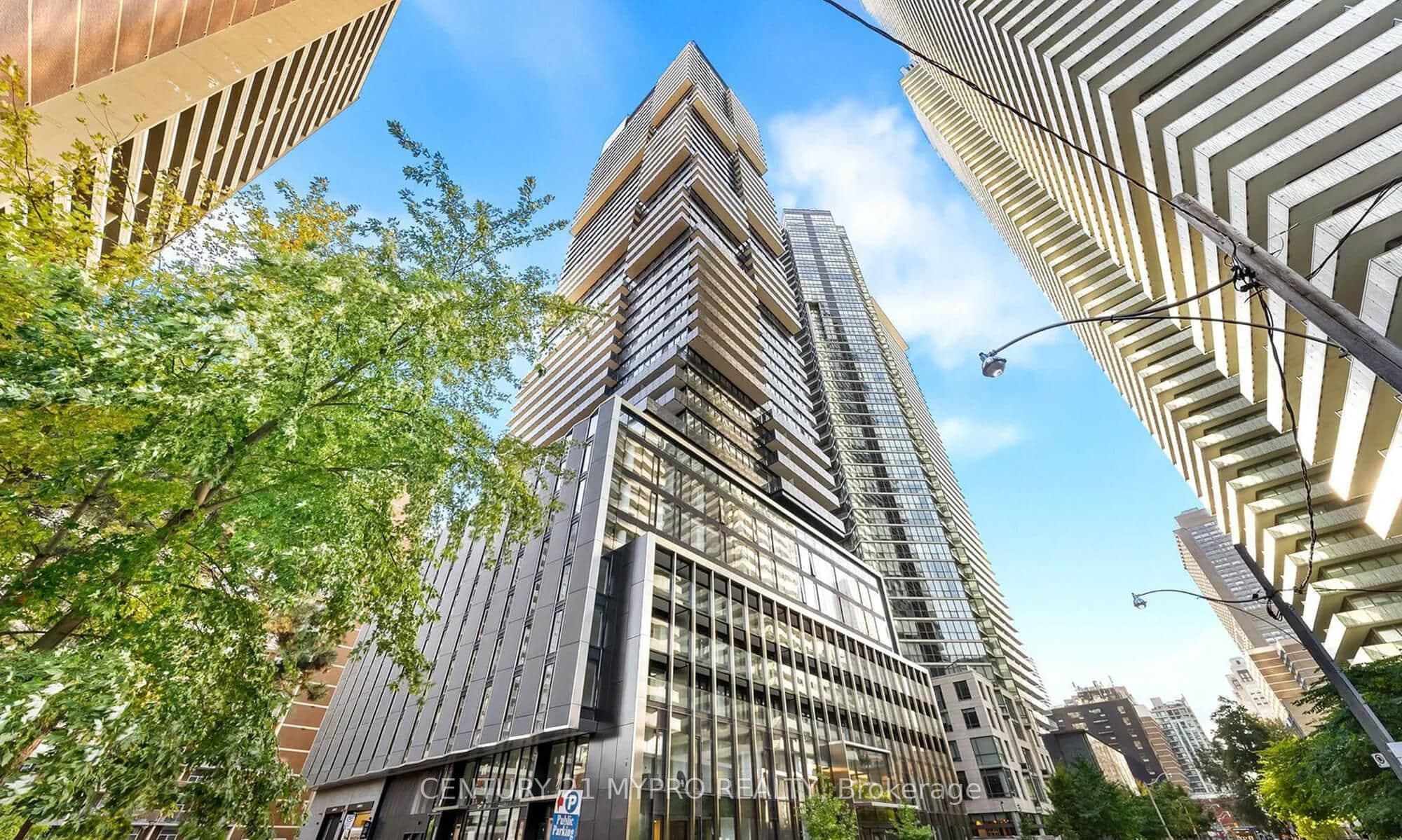 Unit 2308 55 Charles Street photo 1