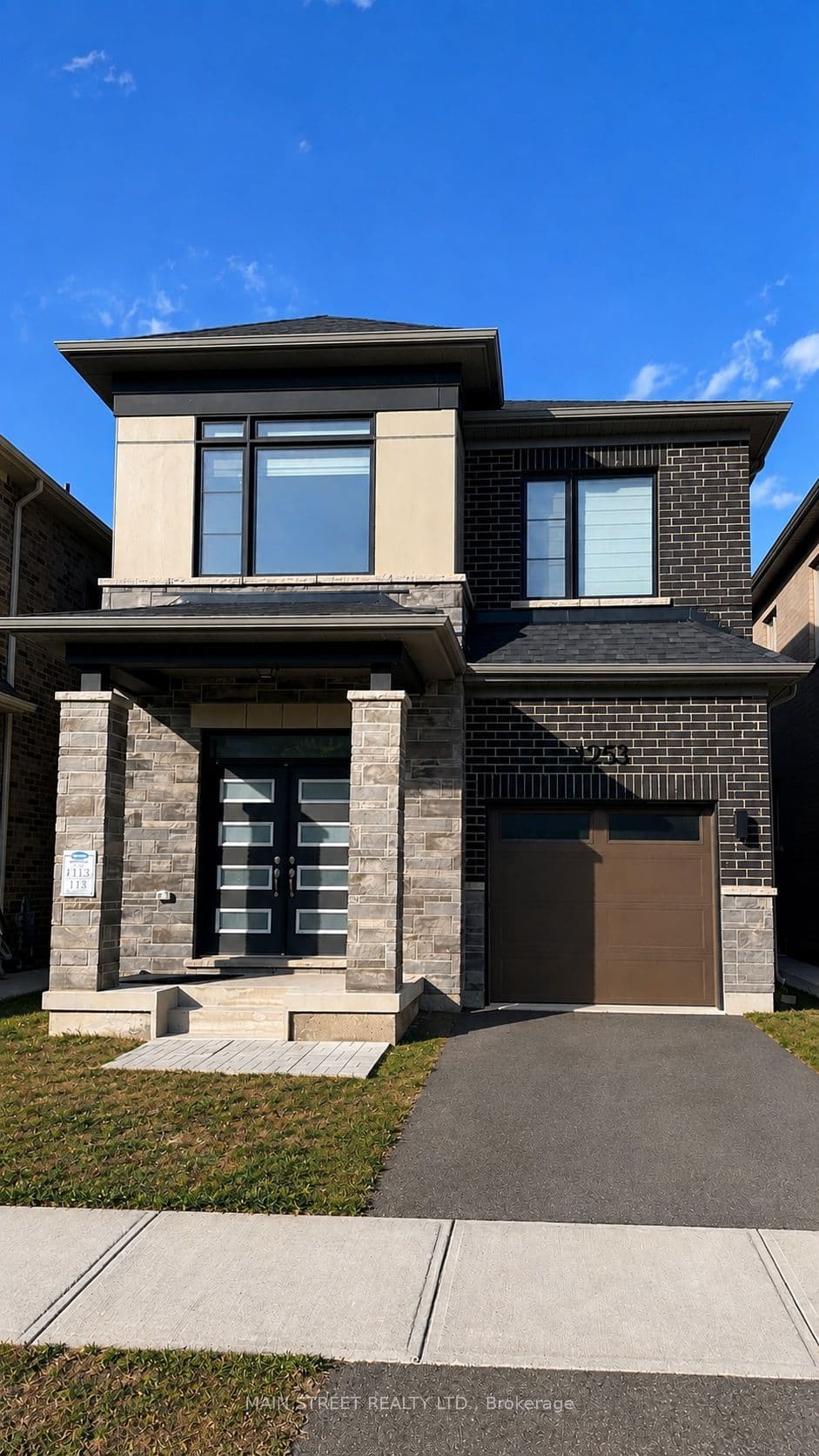 1253 Muskoka Heights photo 1
